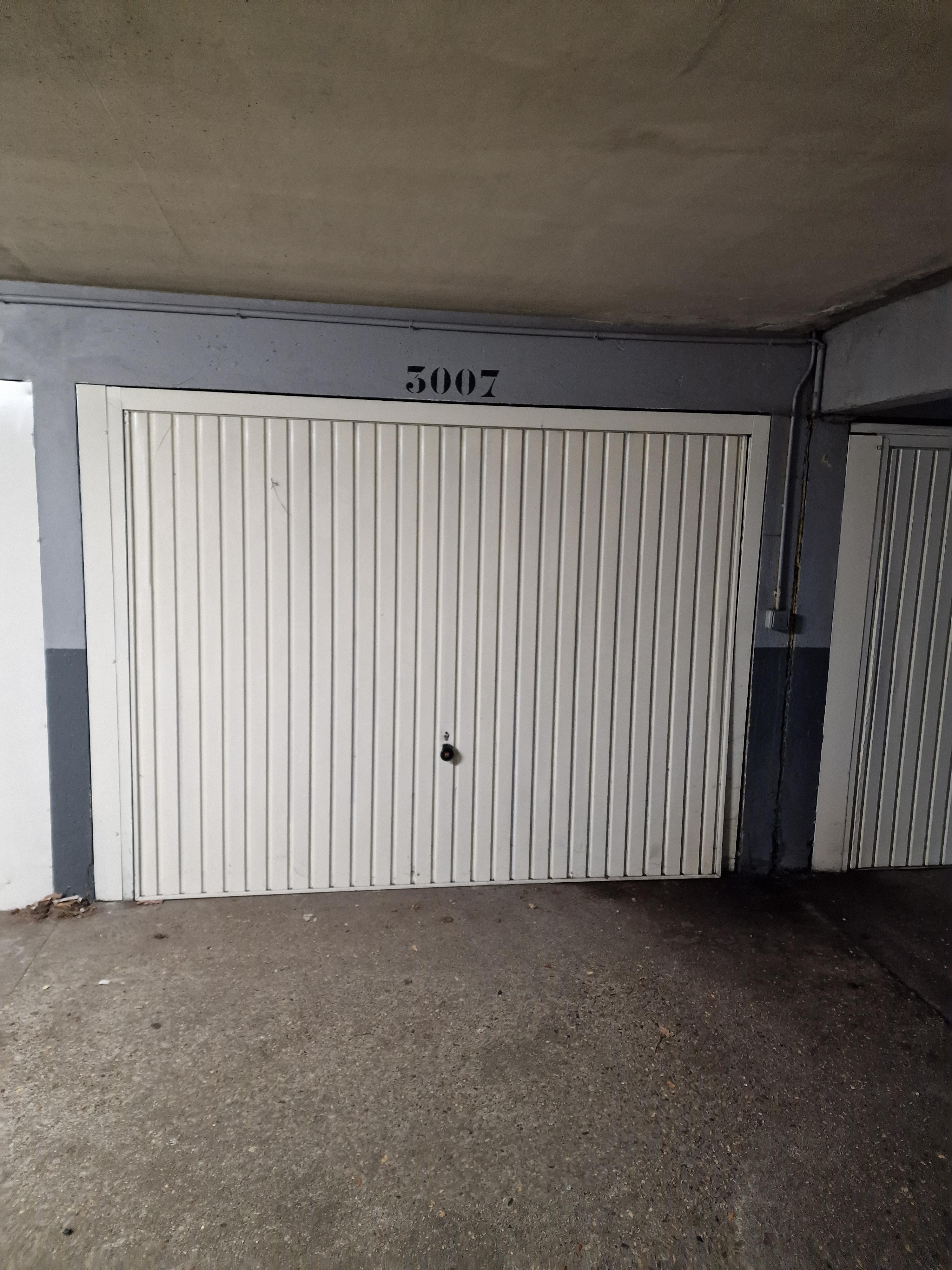 Location box de stockage/garage 13m2 sur Trappes