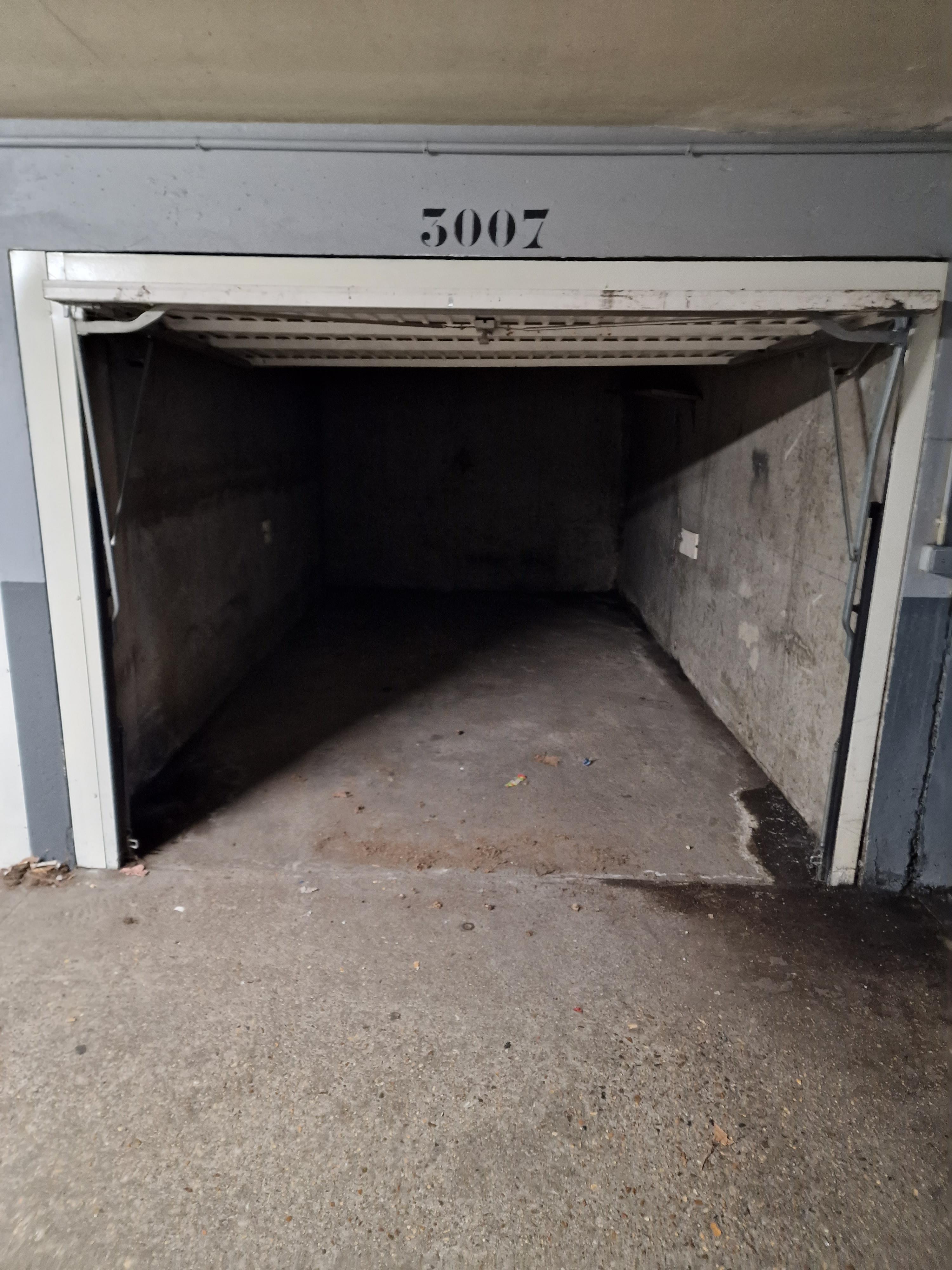 Location box de stockage/garage 13m2 sur Trappes