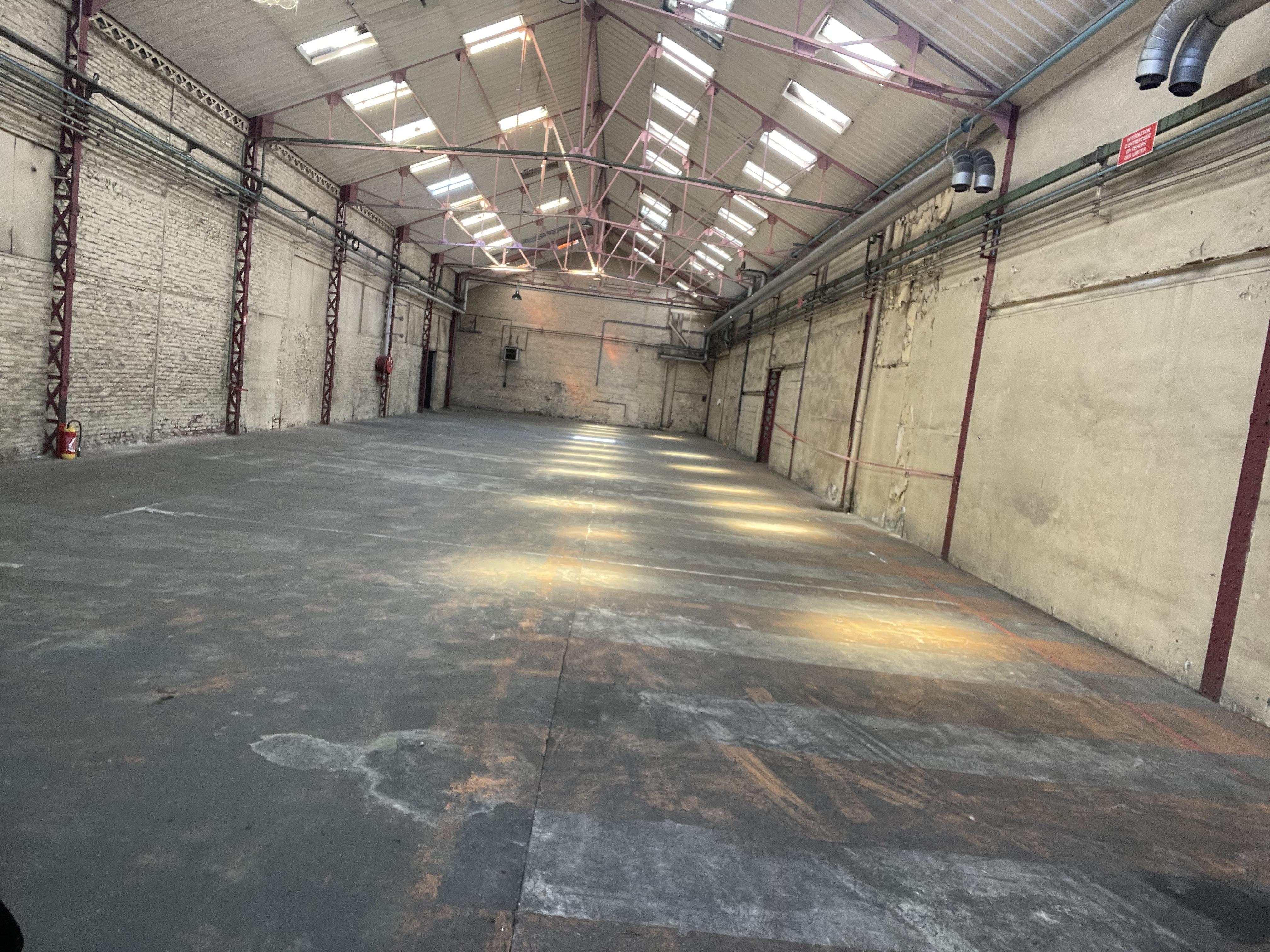 Espace individuel à louer dans un hangar - Le Havre - 76600 - 1000 m²