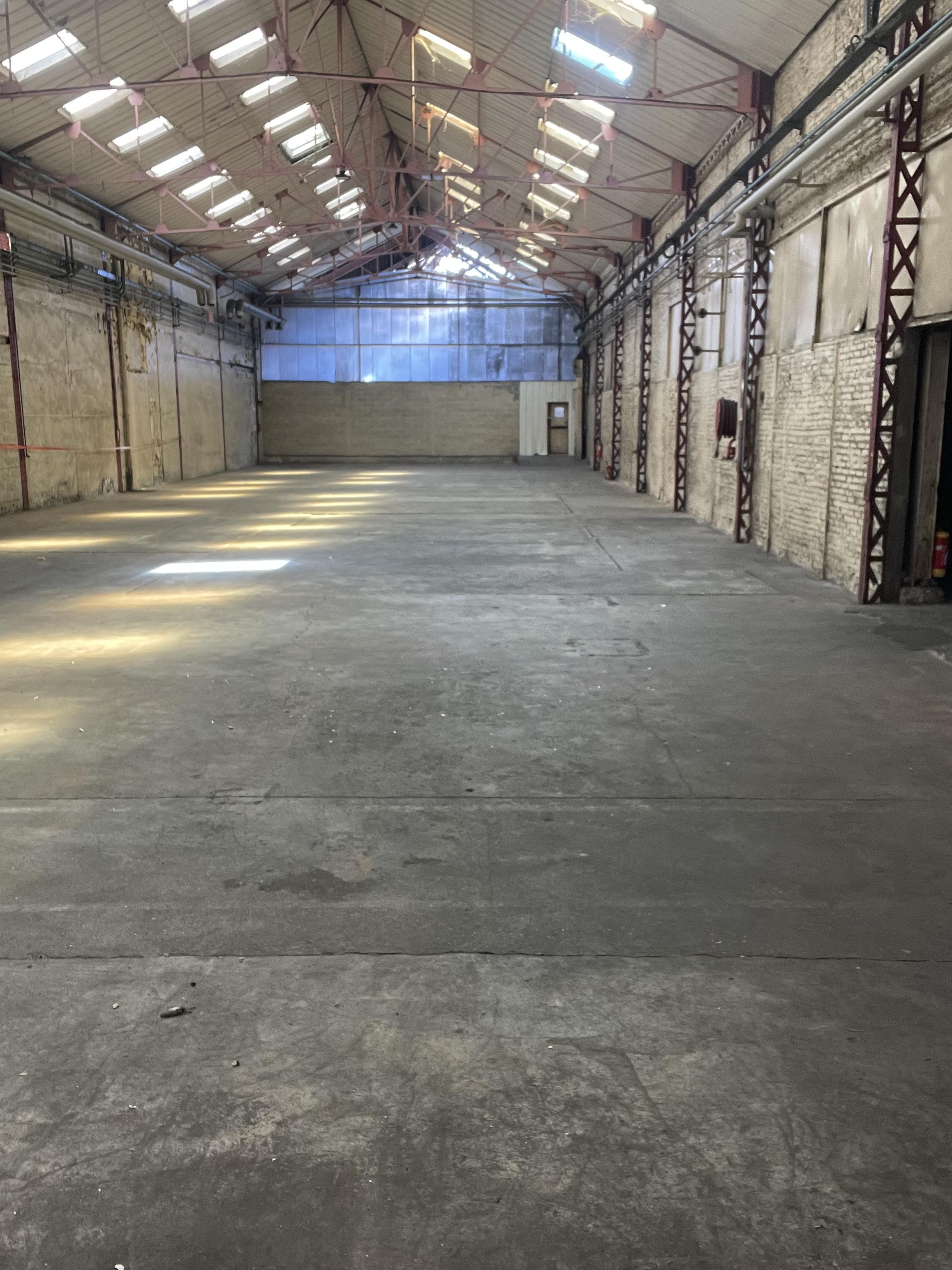 Espace individuel à louer dans un hangar - Le Havre - 76600 - 1000 m²