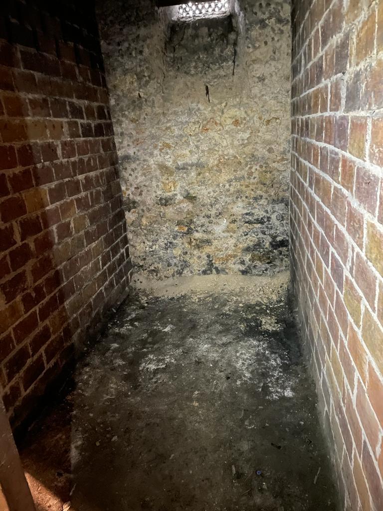 Cave sécurisé saine à louer belle hauteur sous