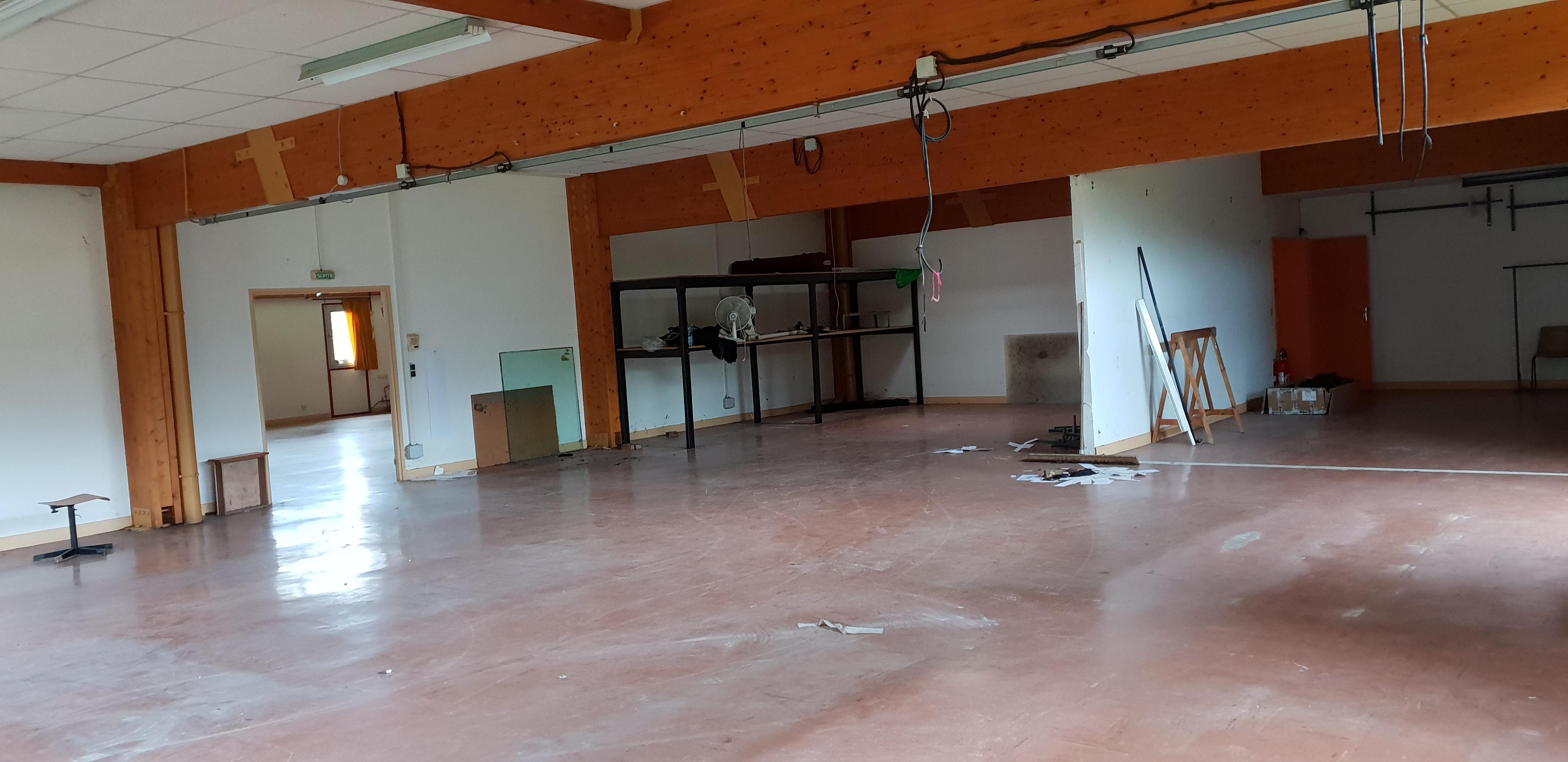 box 40m2 h 3m sécurisé- video enregistrée -