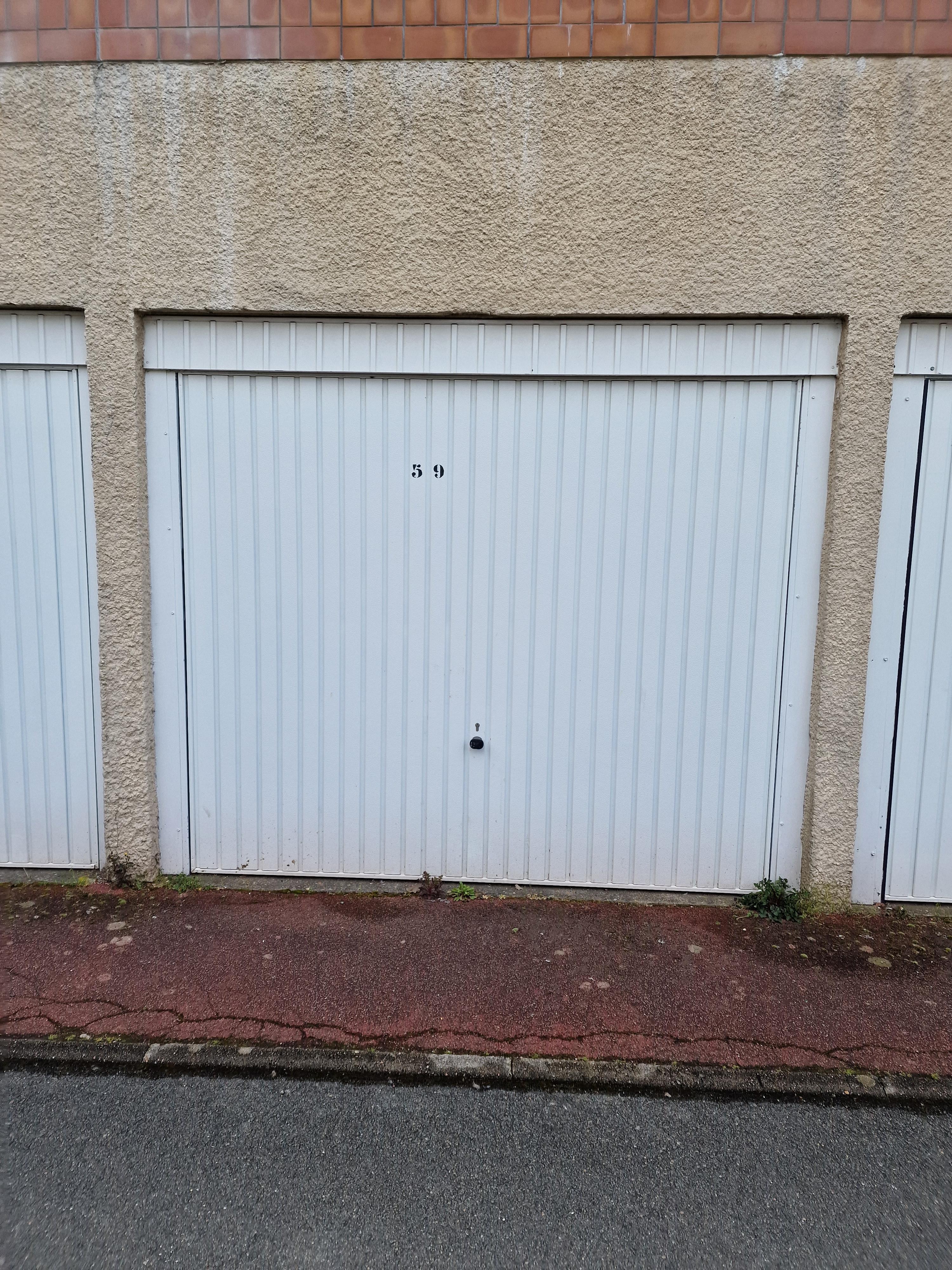 À louer : Garage pour stationnement