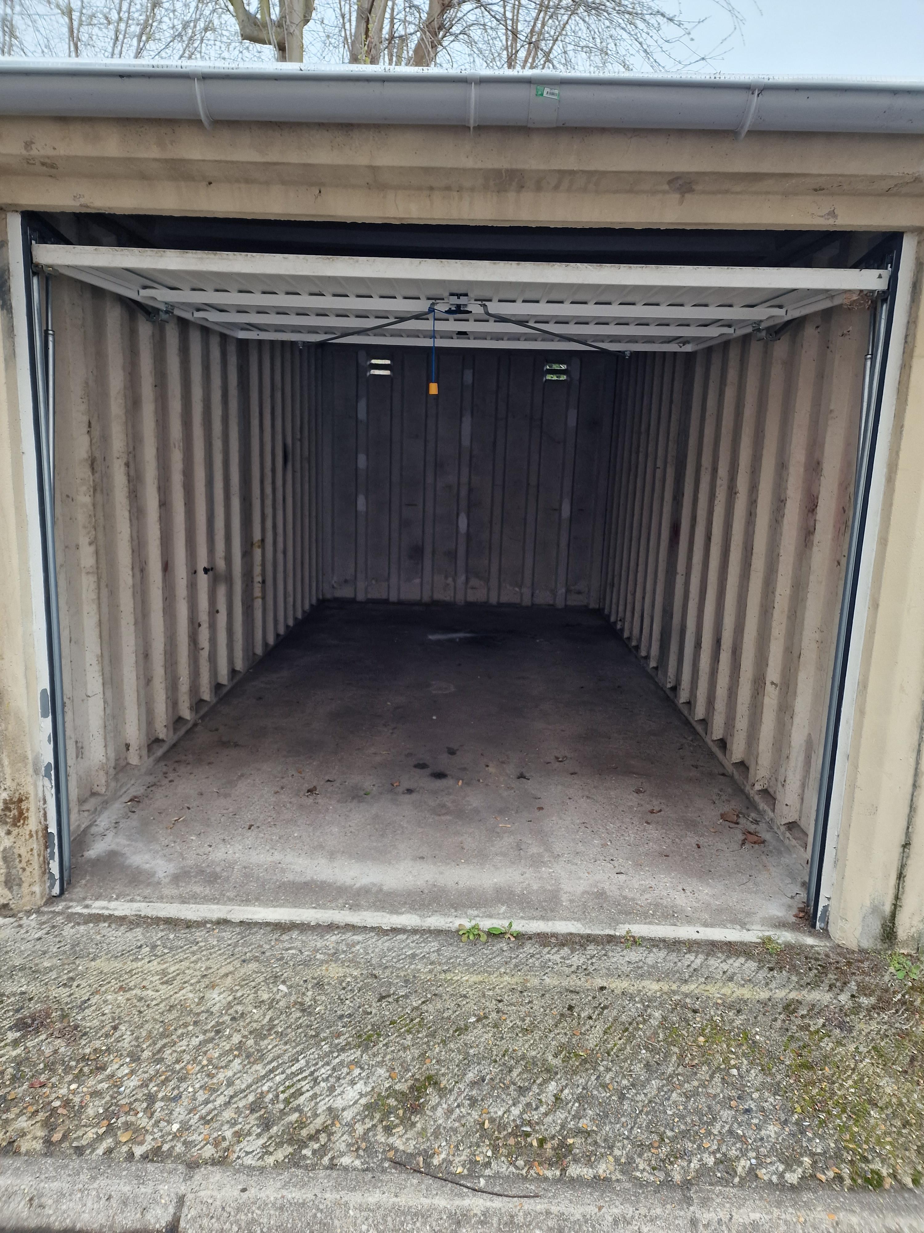 À louer : Box de stockage