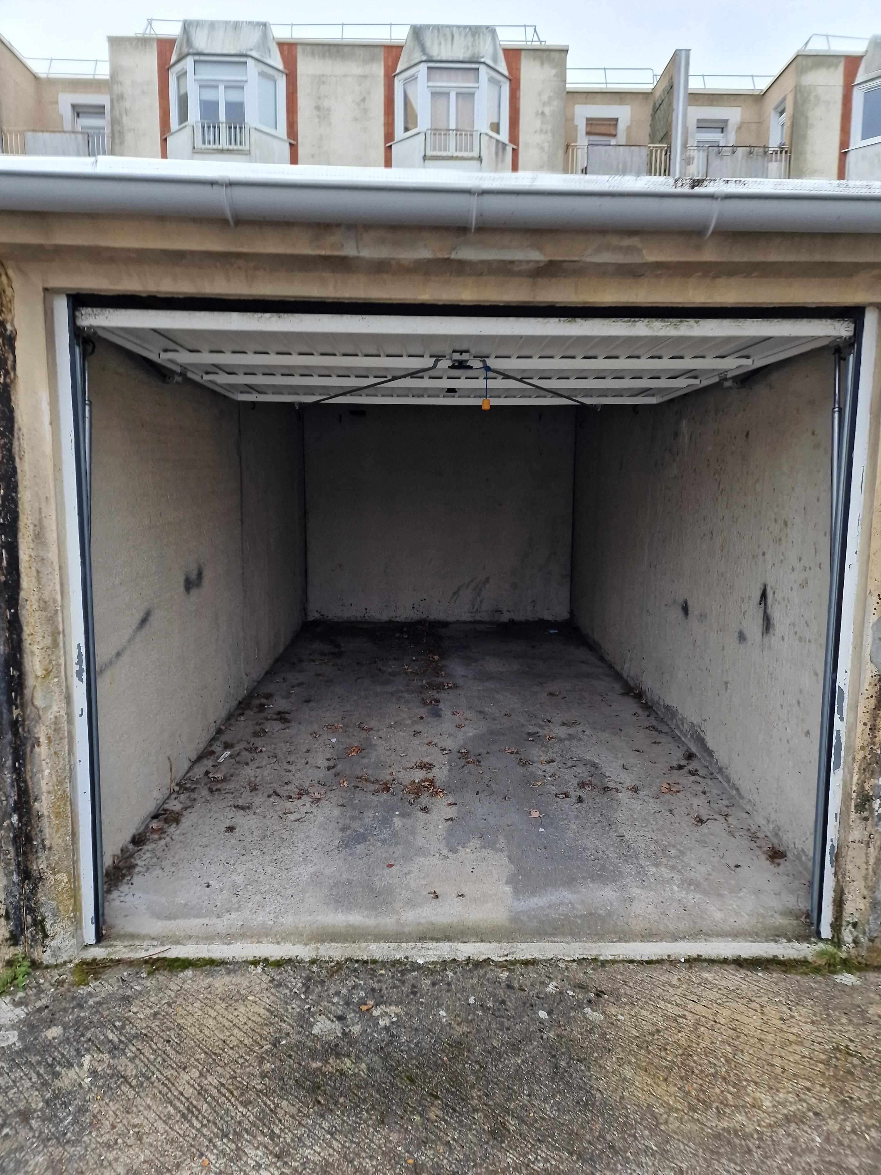 À louer : Box de stockage