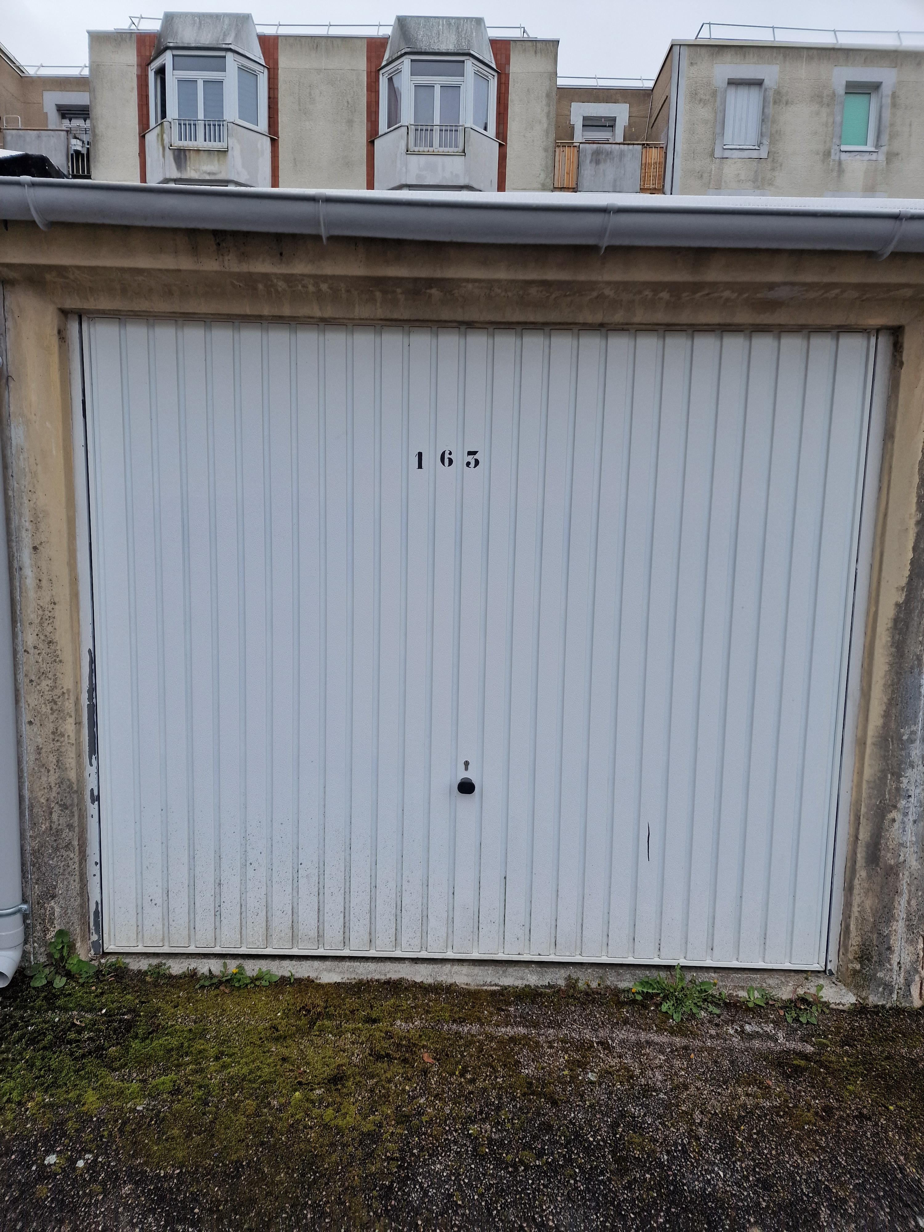 Box à louer de 12 m²