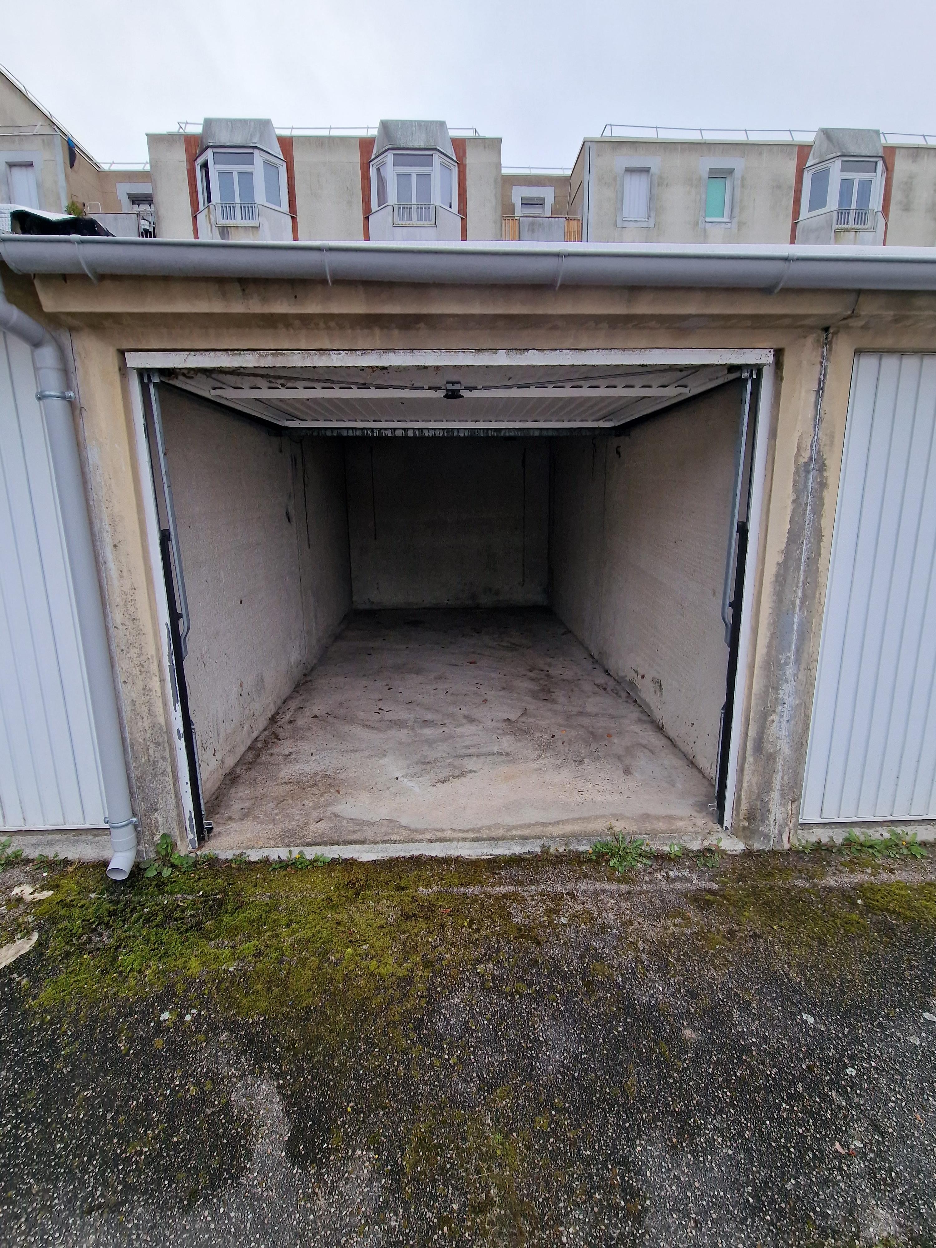 Box à louer de 12 m²