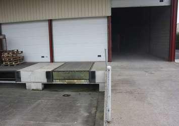 Garde meuble en costockage dans un hangar sécurisé