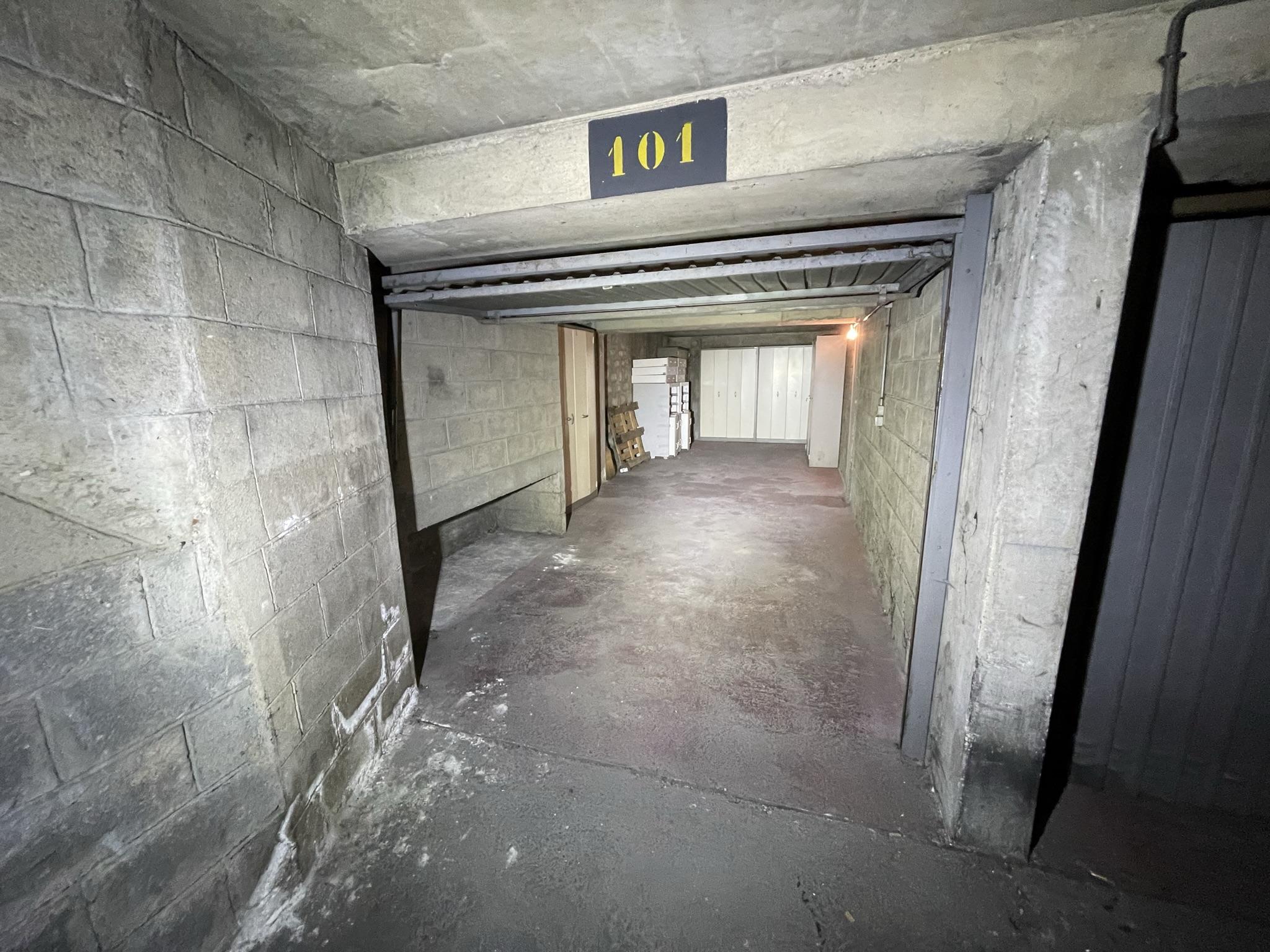 Box de stockage - 32 m² - Paris