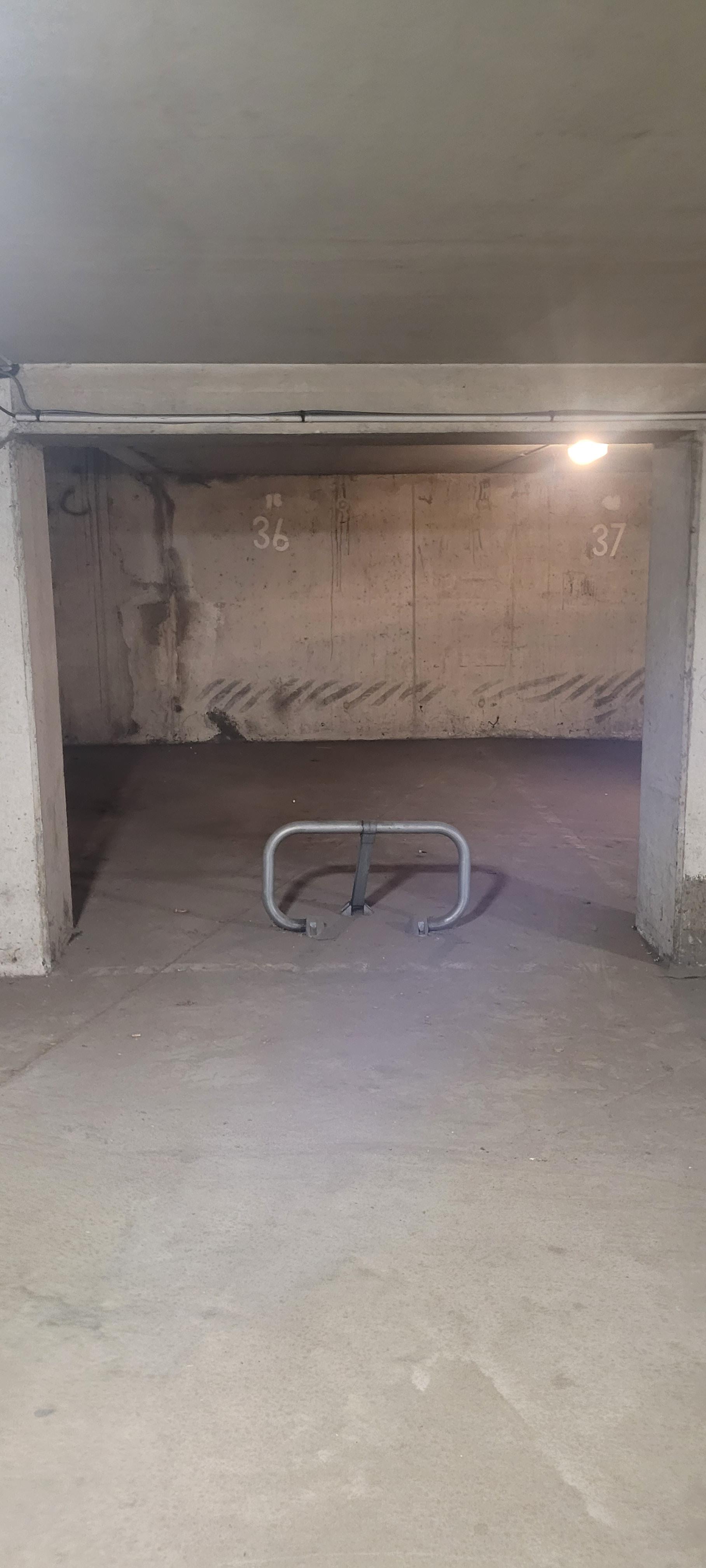 Place de stationnement à louer