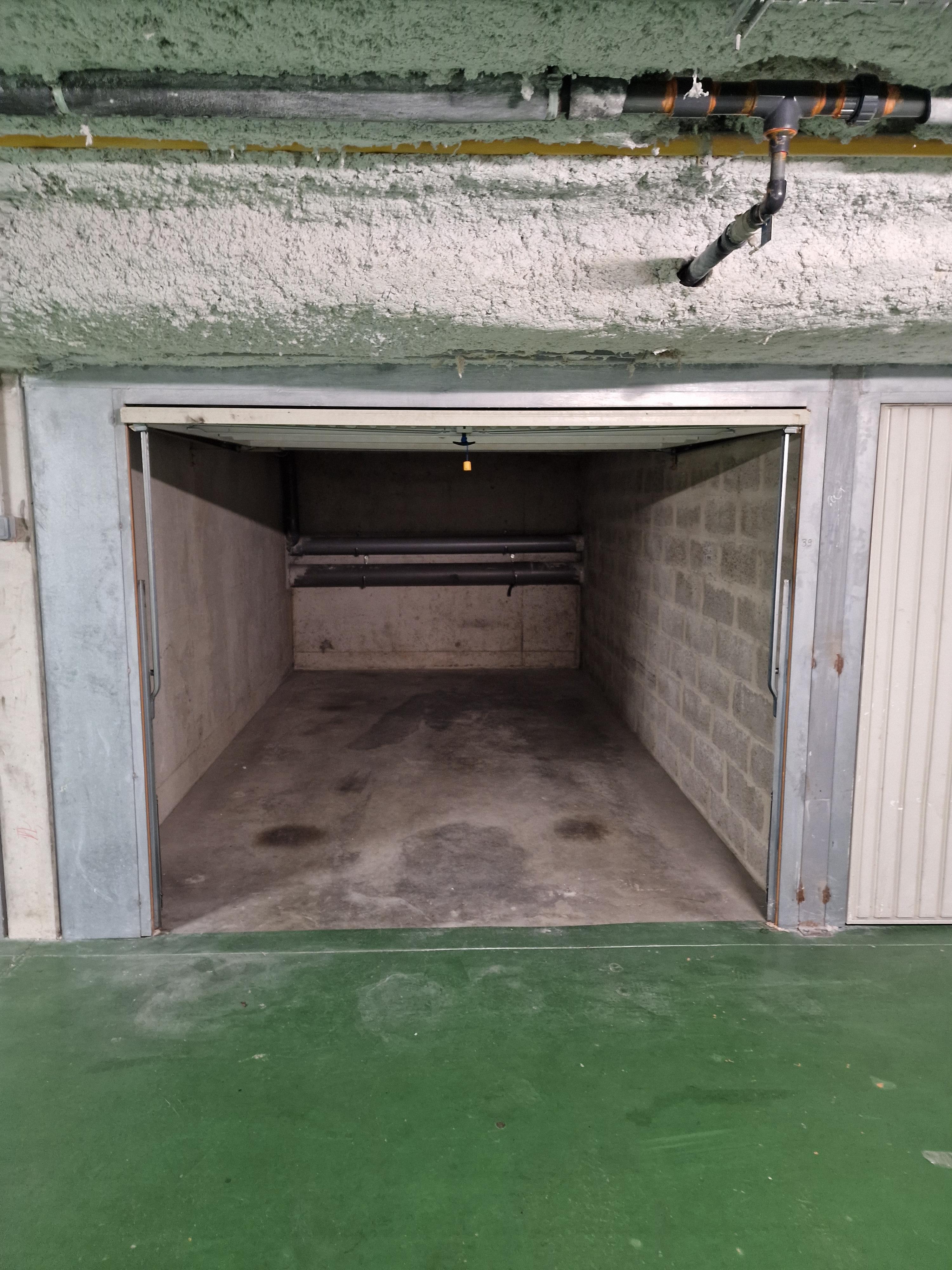 Annonce de location de garage à Guyancourt