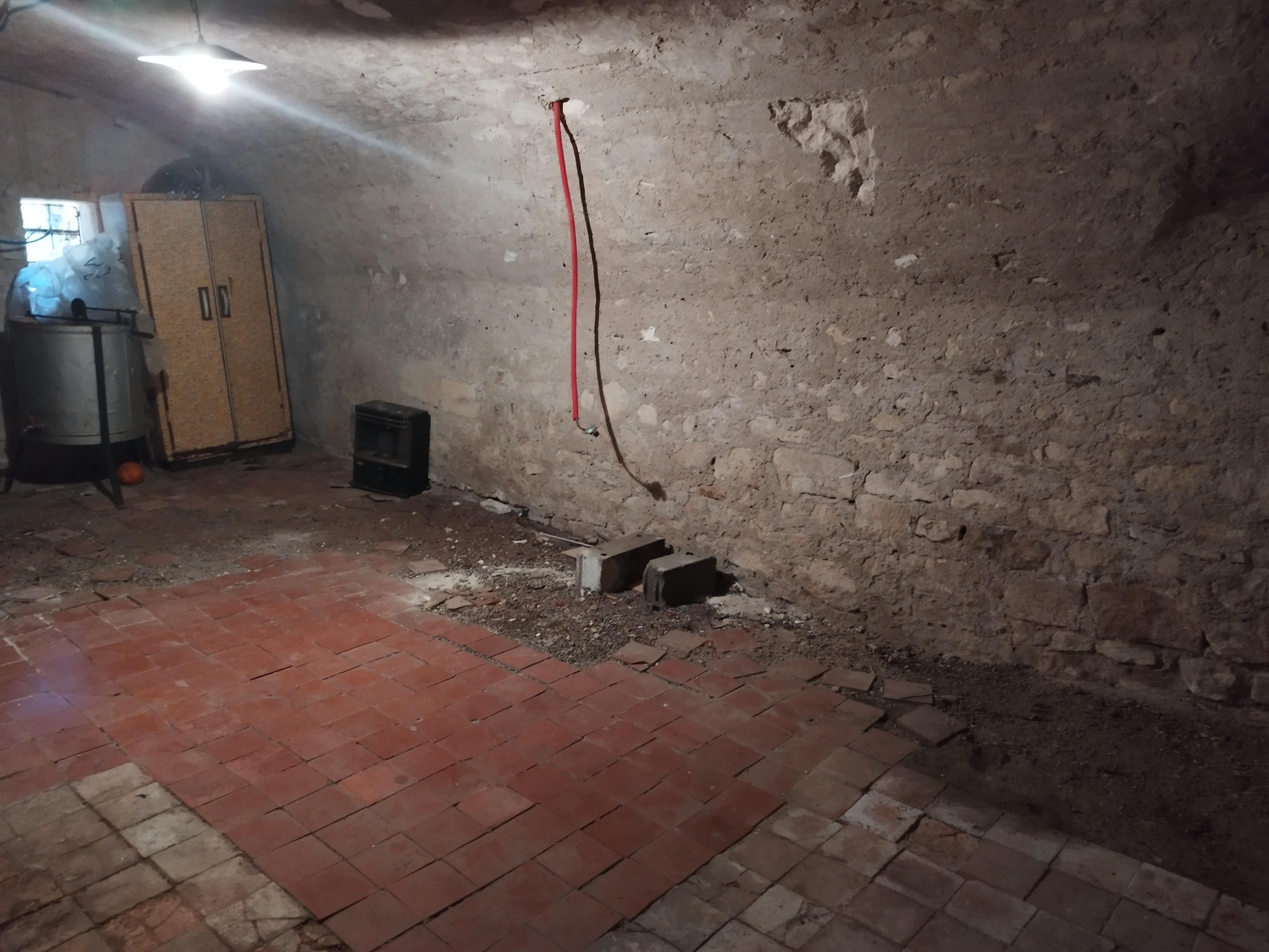 Cave disponible pour stockage