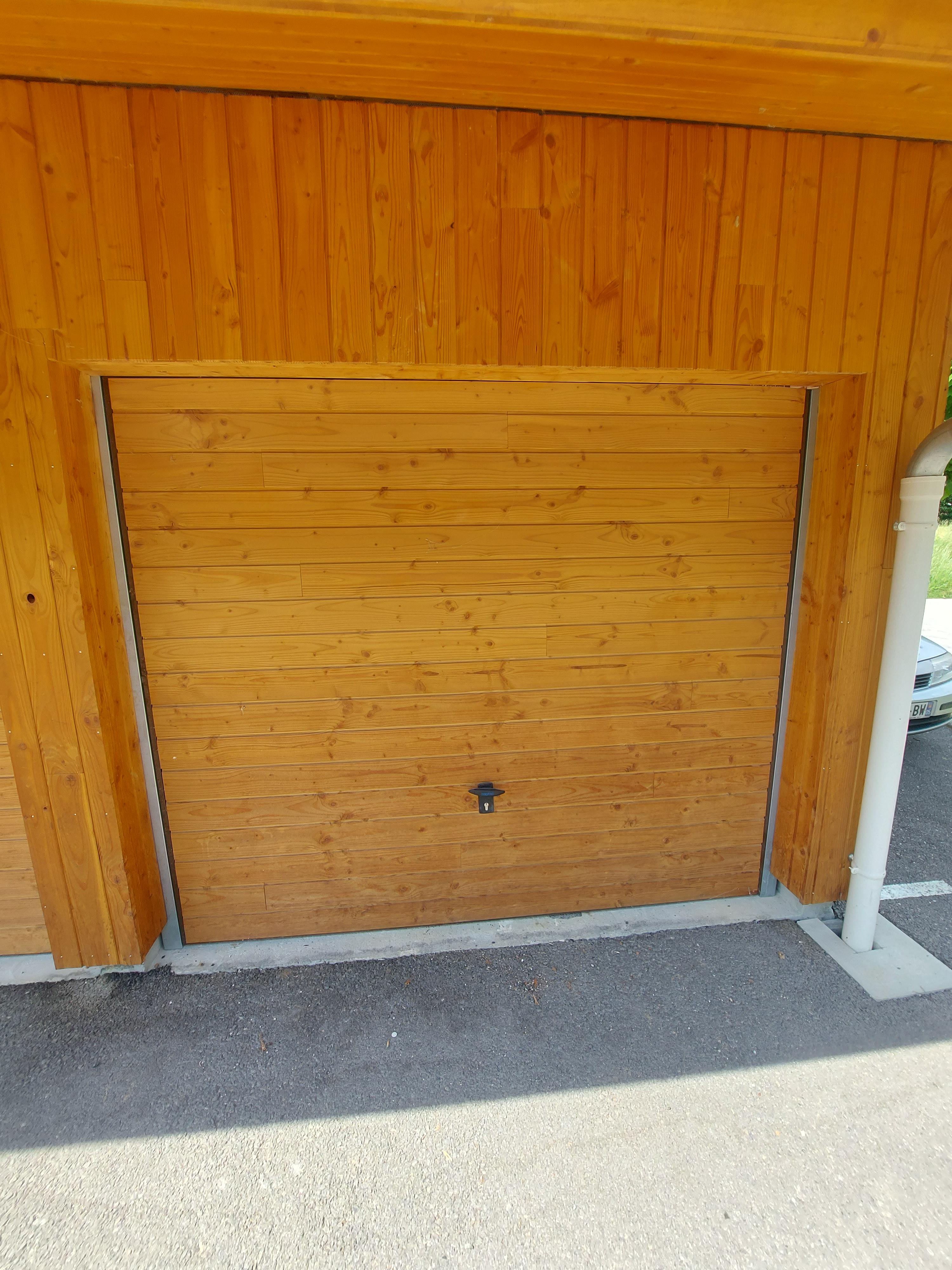 Box à louer : stockage ou stationnement