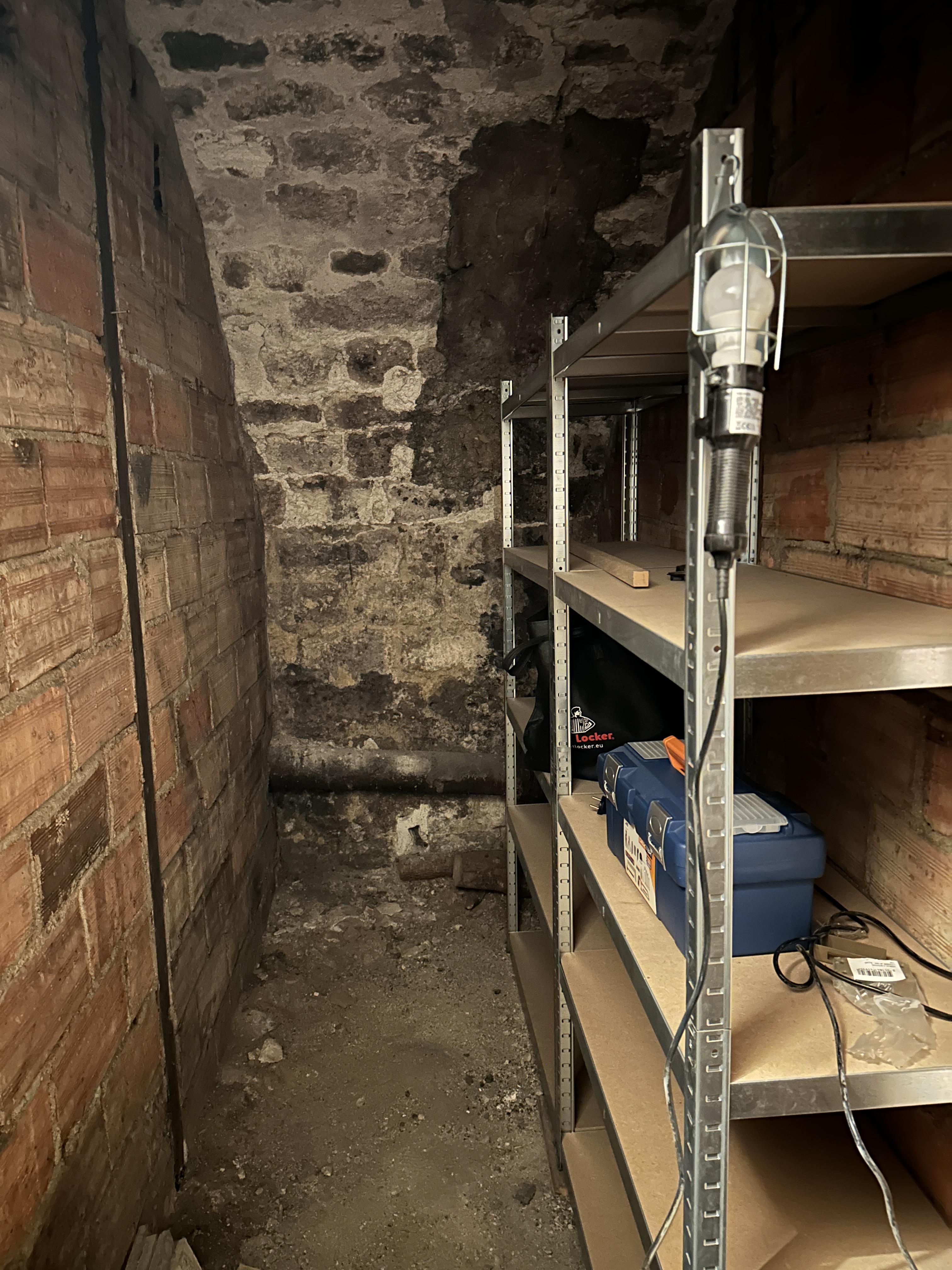 Cave de stockage - 3,27m²
