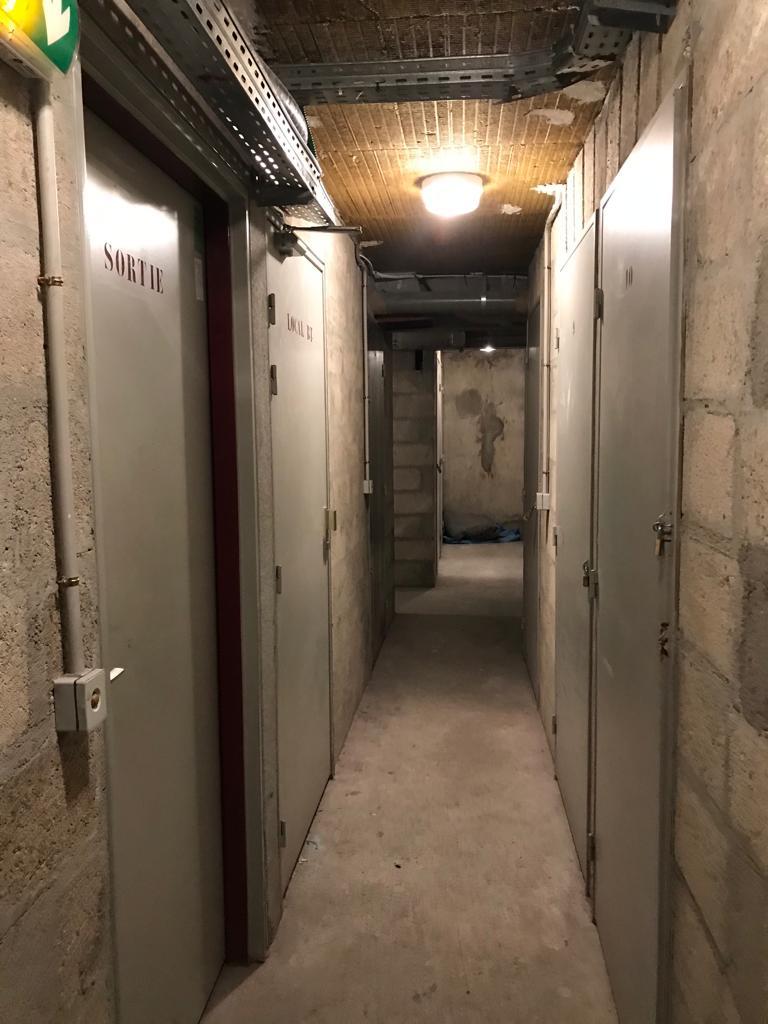 Cave saine & sécurisée - accès ascenseur, proche
