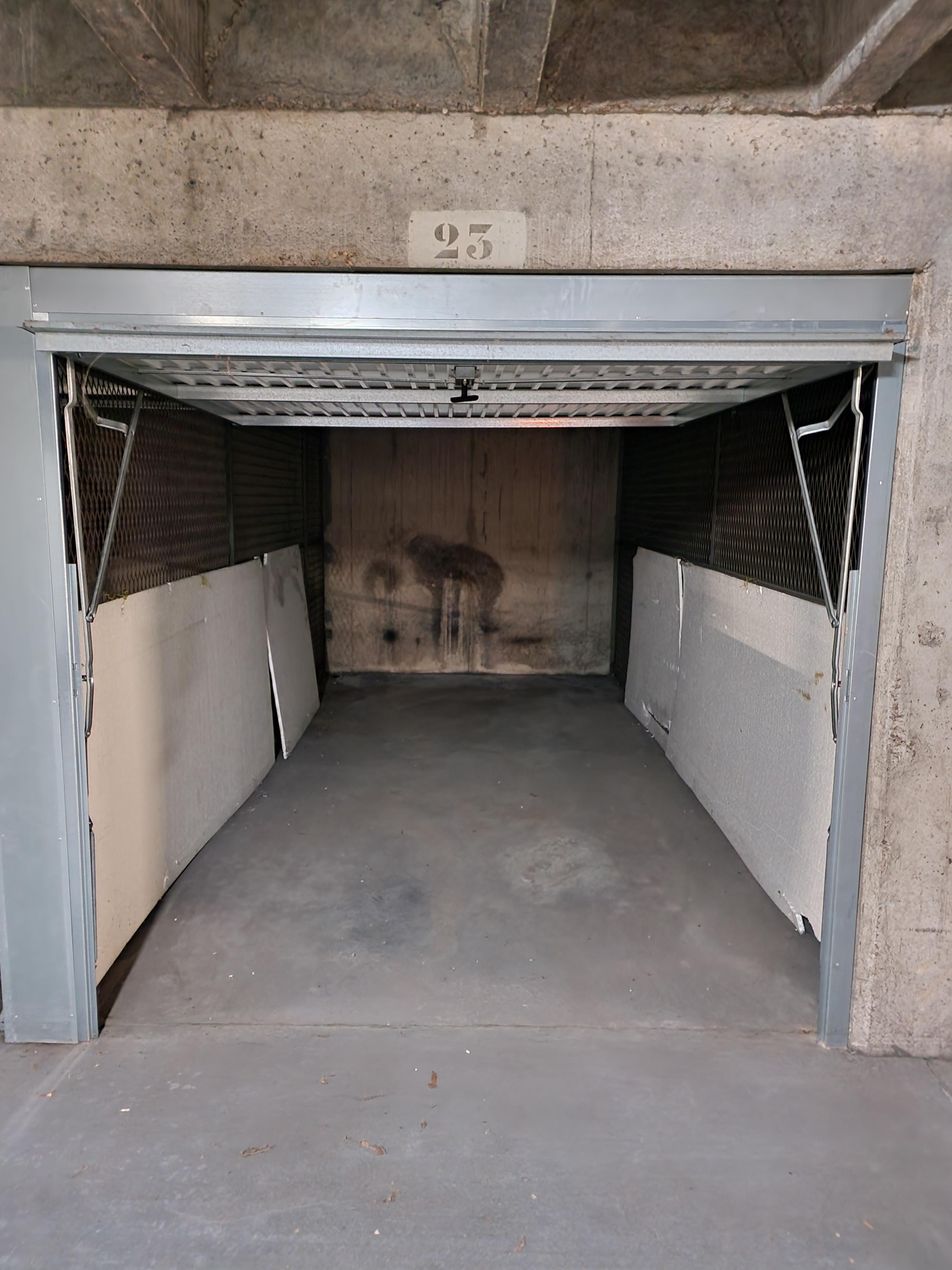 Garage privé de 12m²