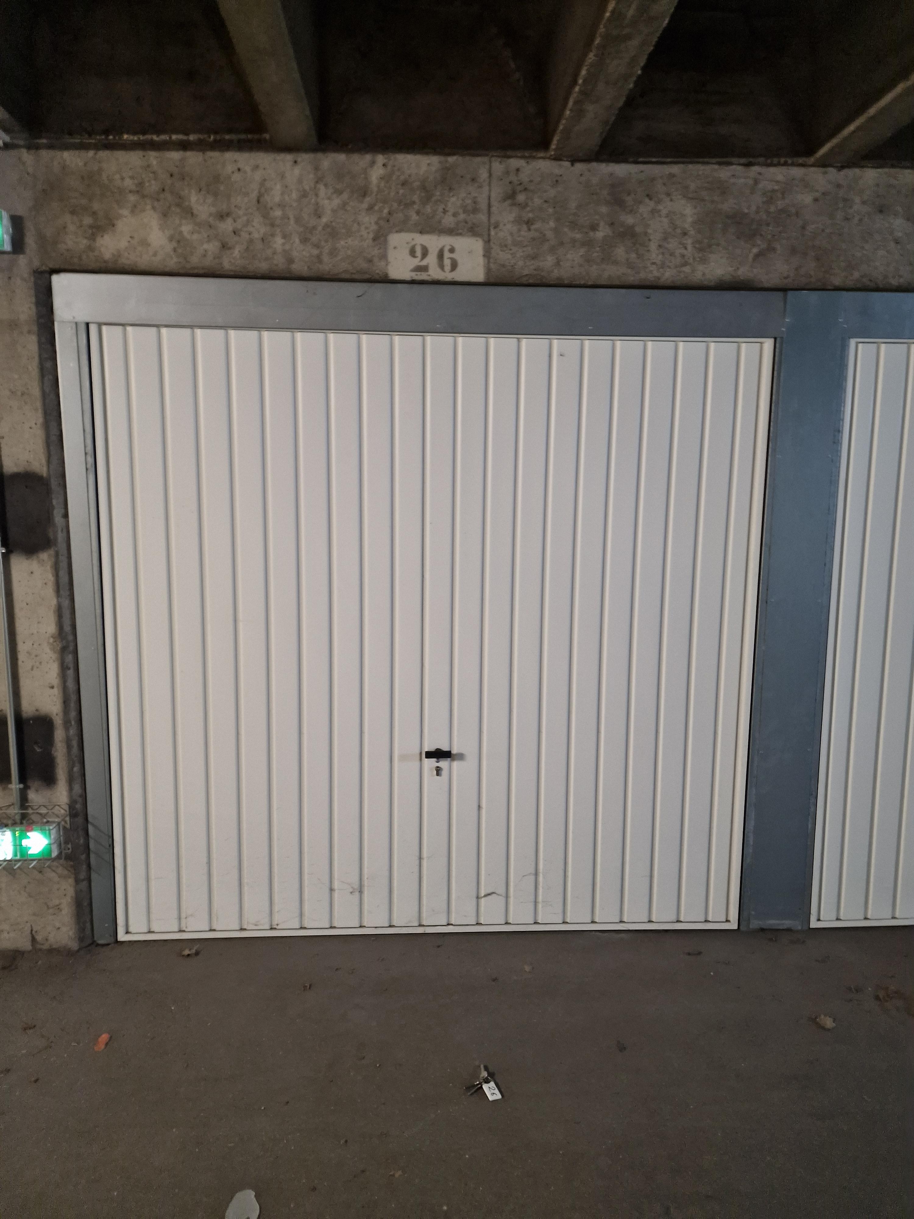 Garage de 12m² à Dourban