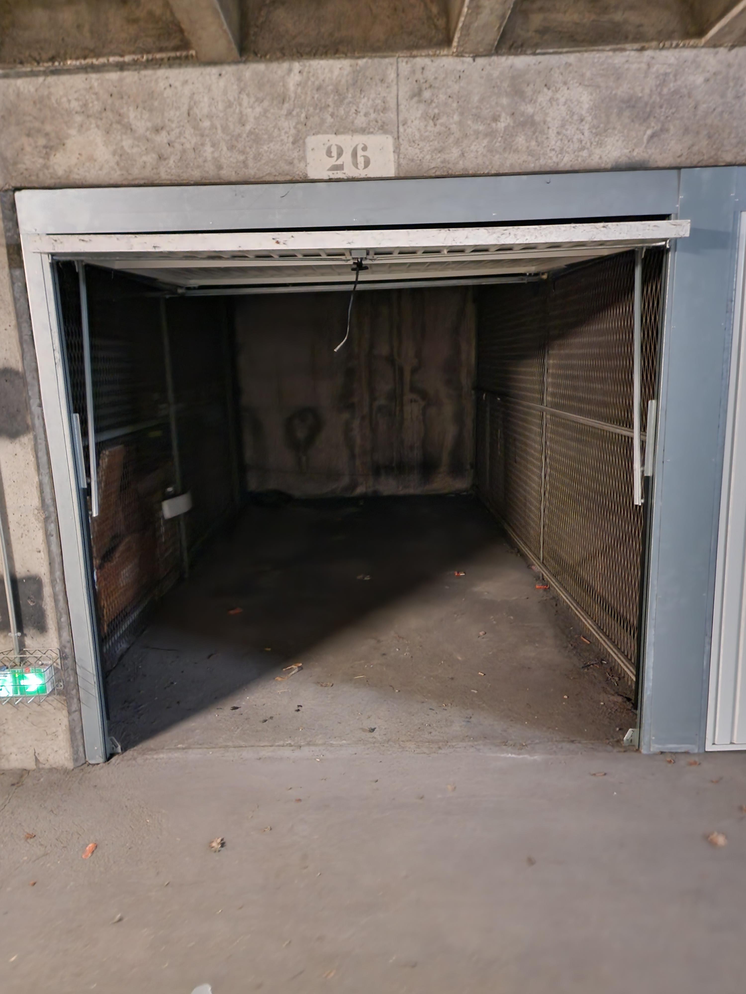 Garage de 12m² à Dourban
