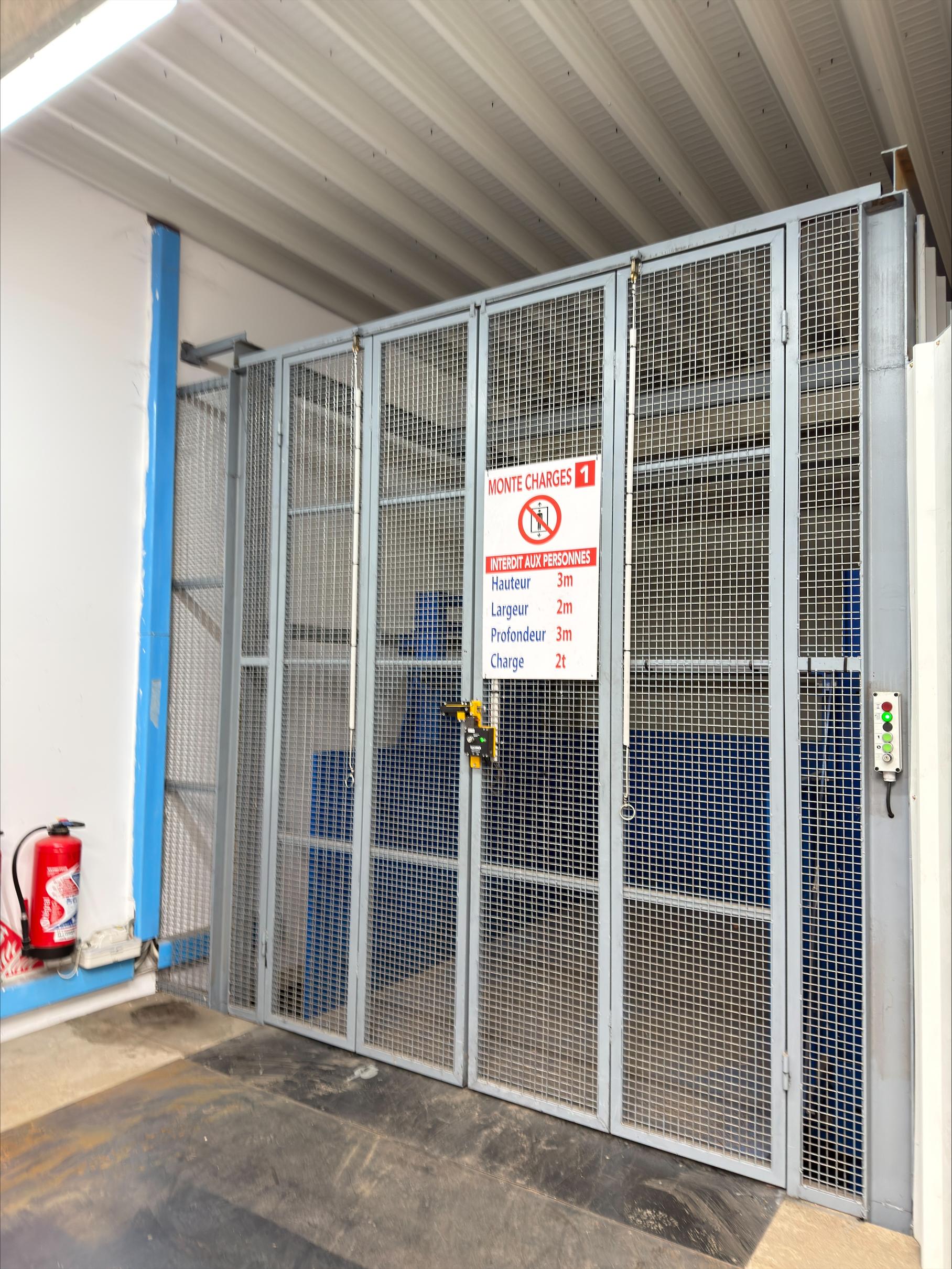 Box de 15m2 à Stains 93