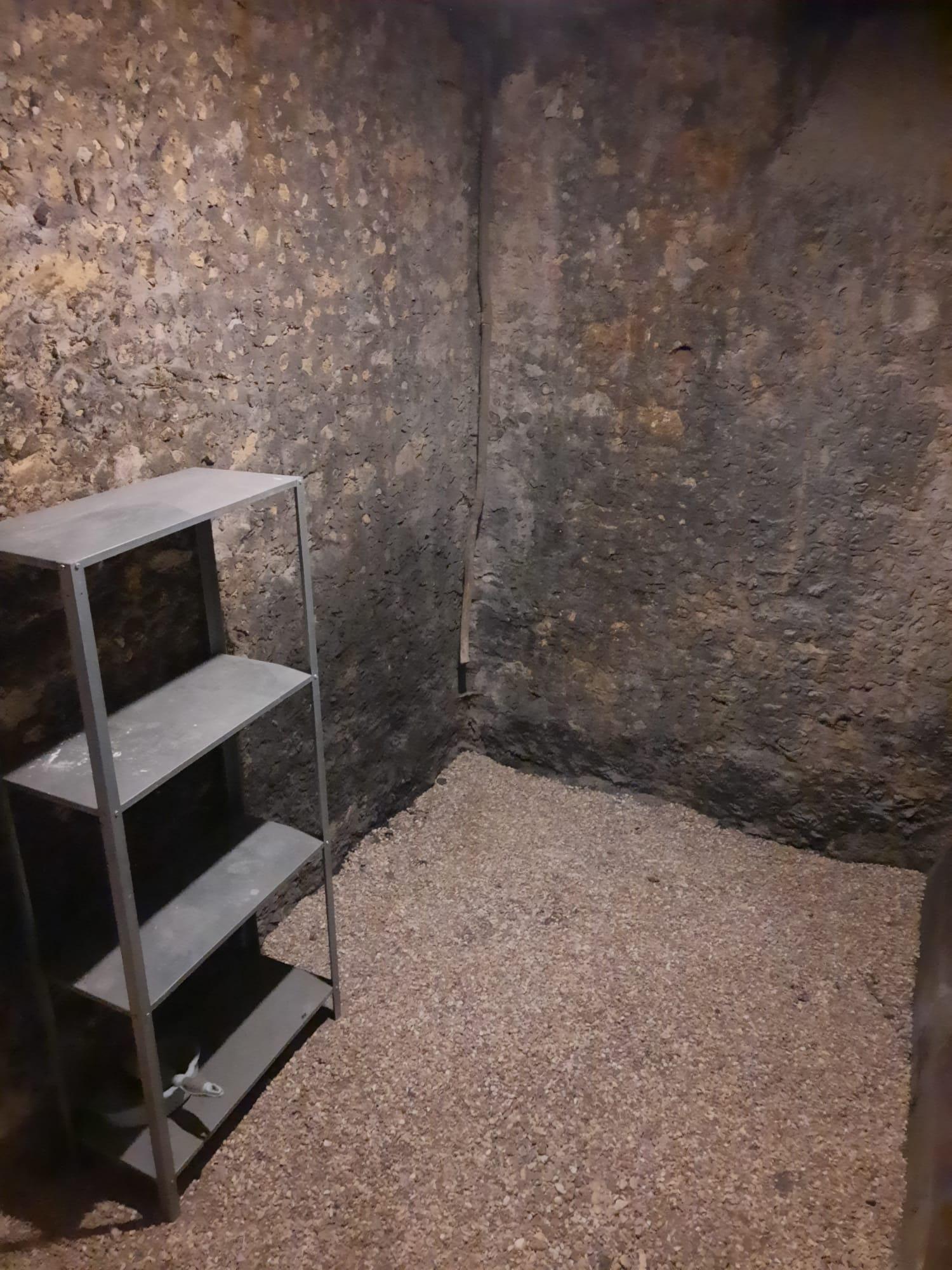 Cave de 7 m2 à louer près du