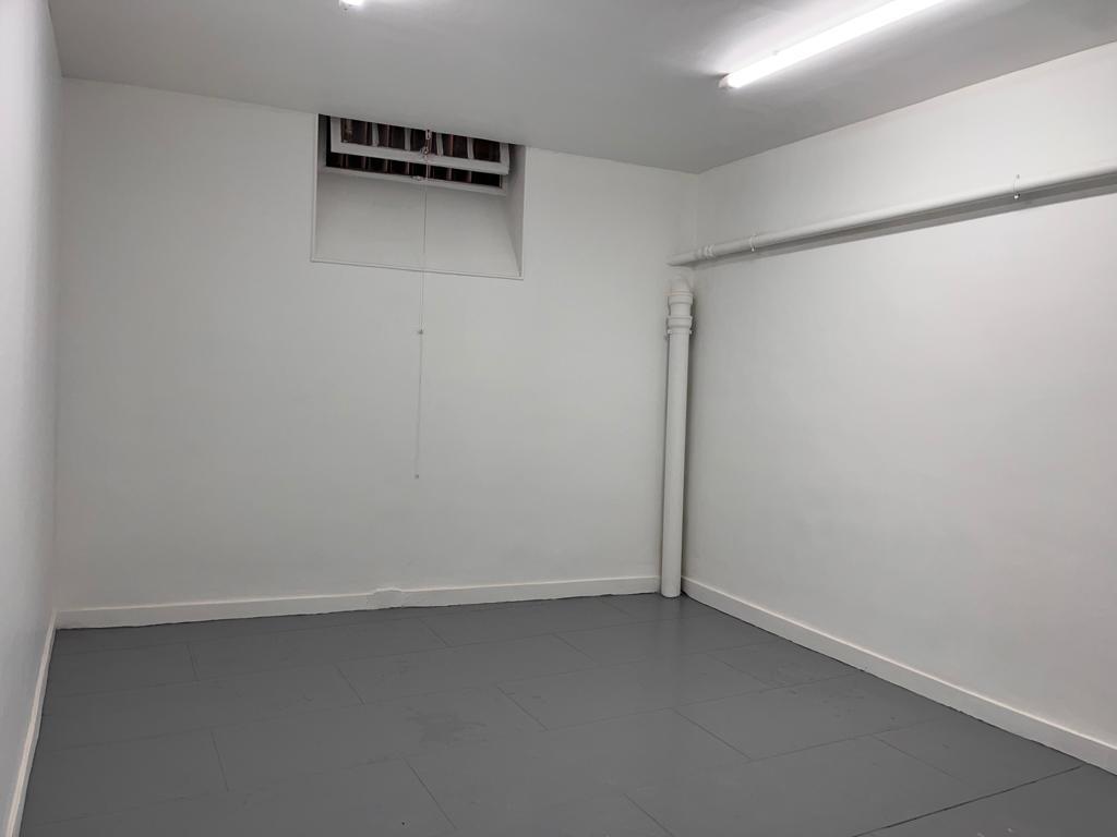 Location cave 28 m2 saine et propre