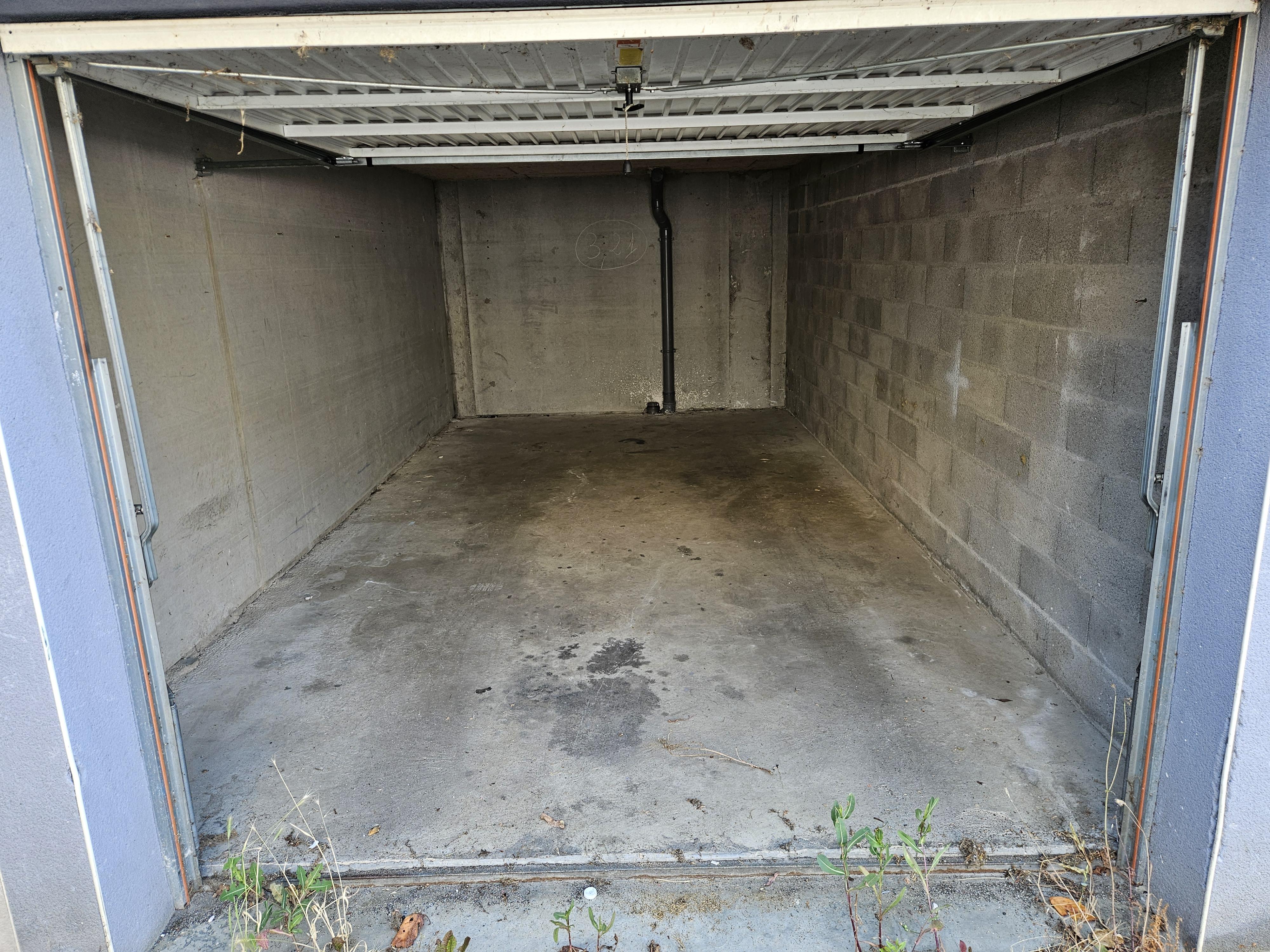 Garage spacieux de 20m² / Vandoncourt