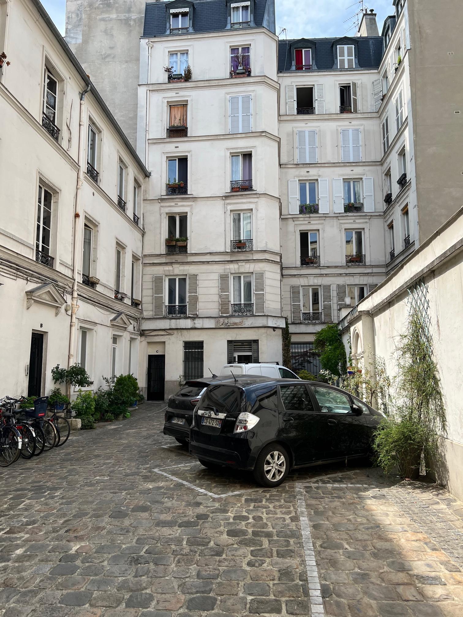 Cave saine dans le 10e arrondissement
