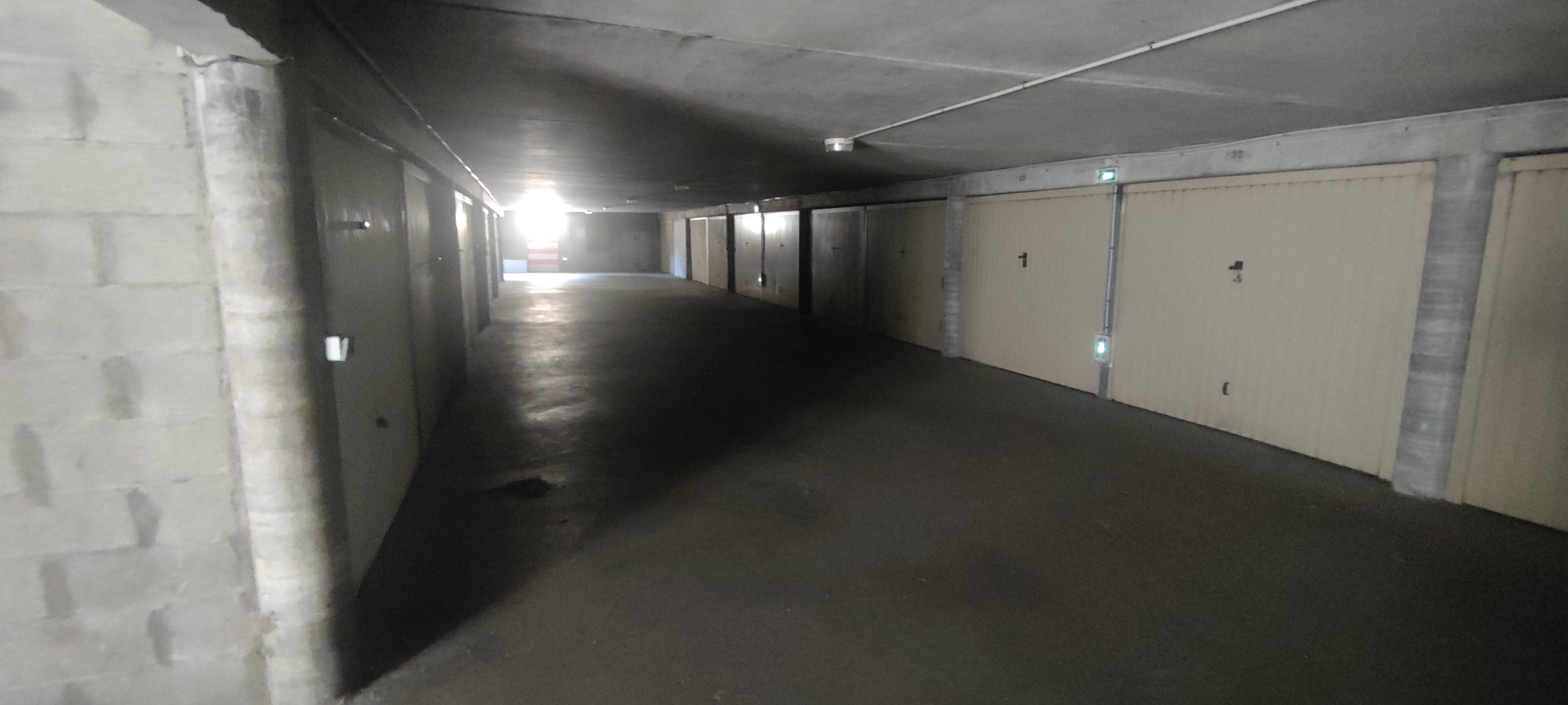 INTRA - Garage sécurisé 12m²