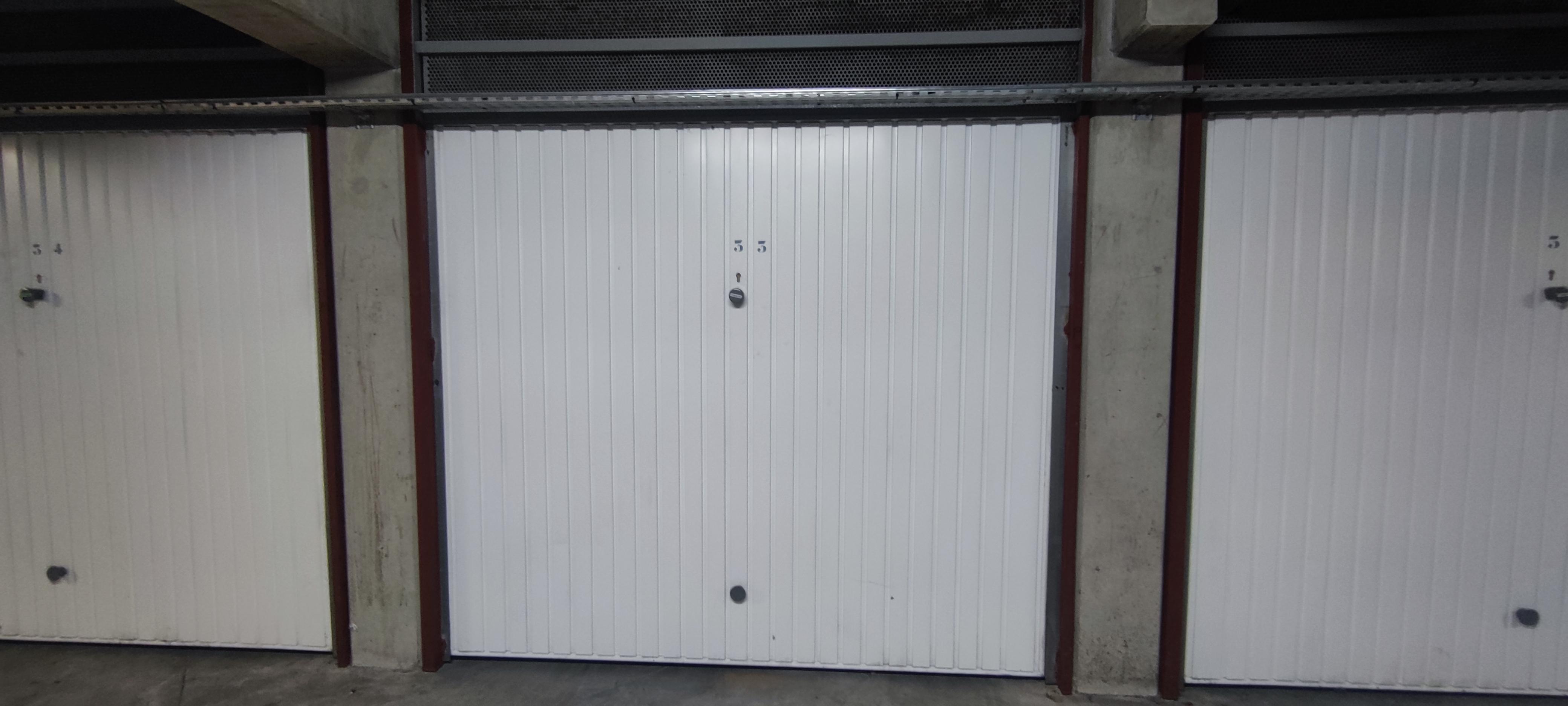 INTRA - Garage à louer