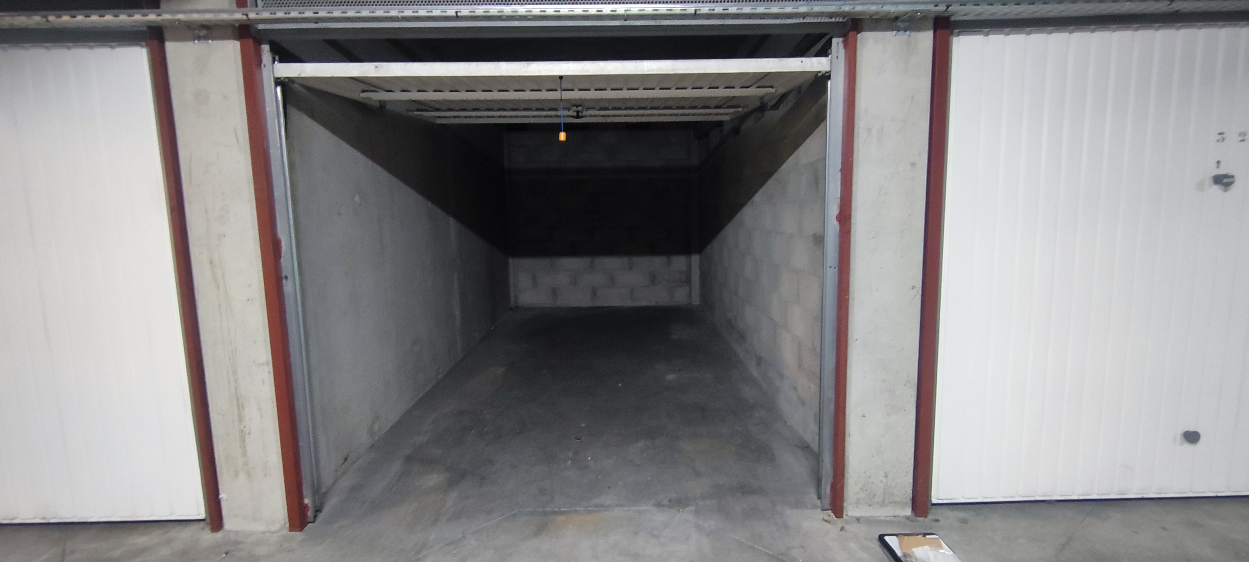 INTRA - Garage à louer