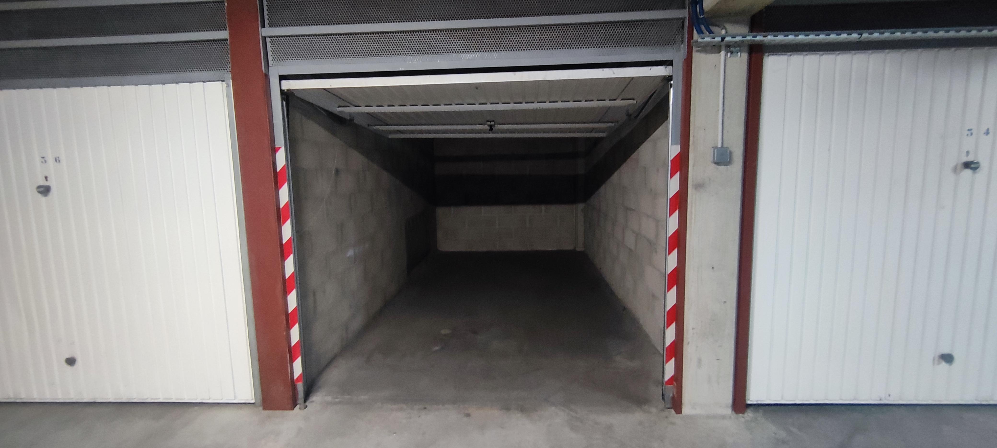 INTRA - Garage à louer