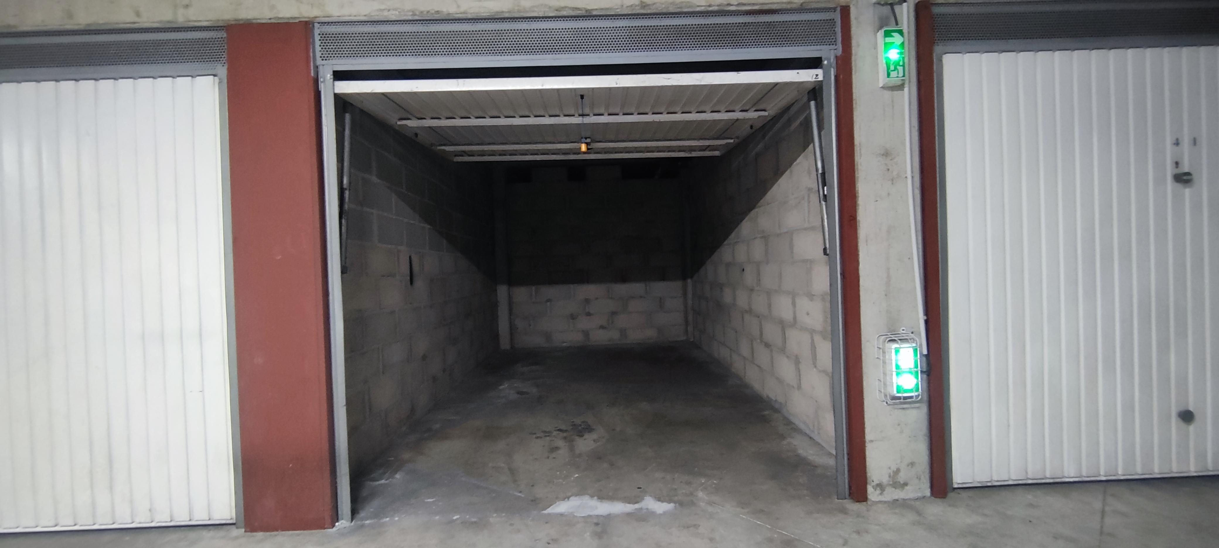 INTRA - Garage à louer
