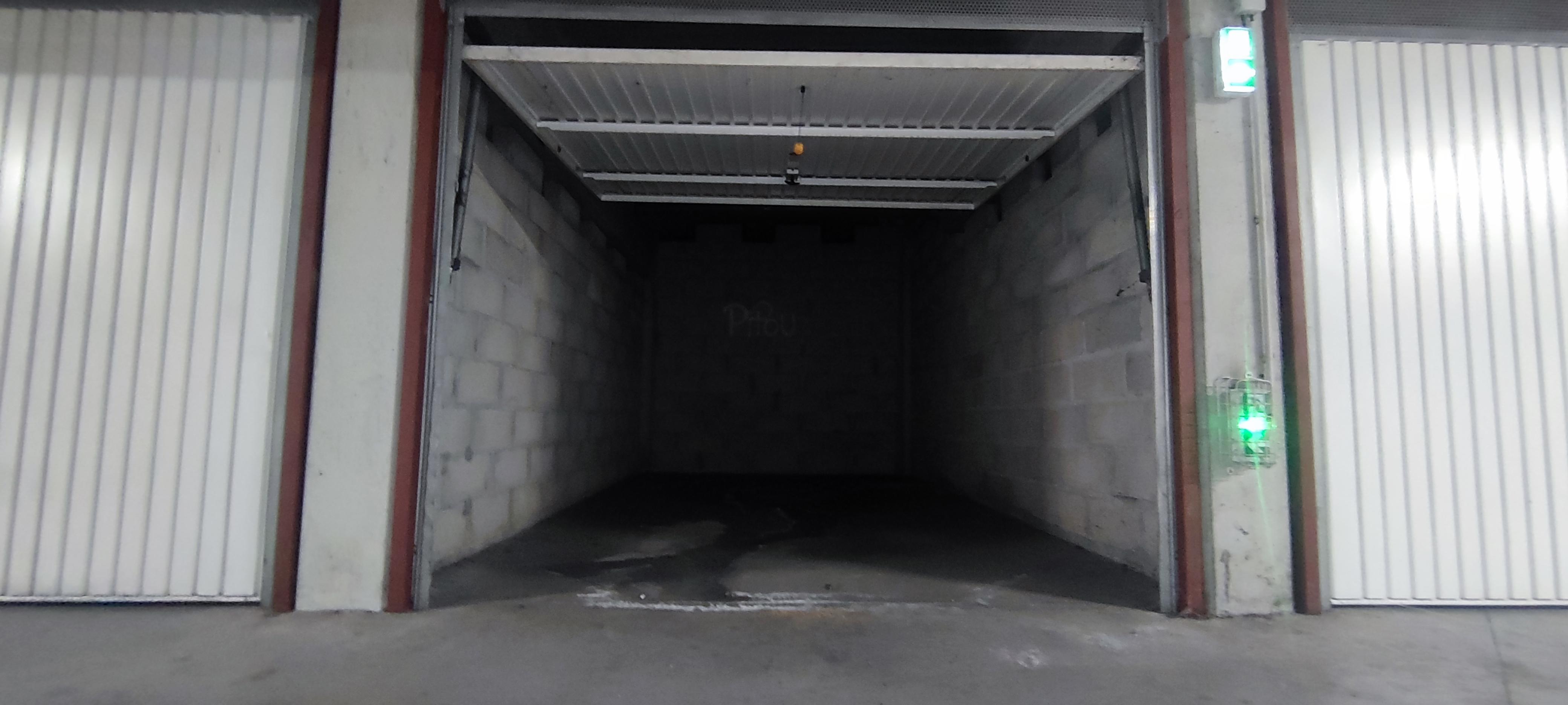 INTRA - Garage à louer