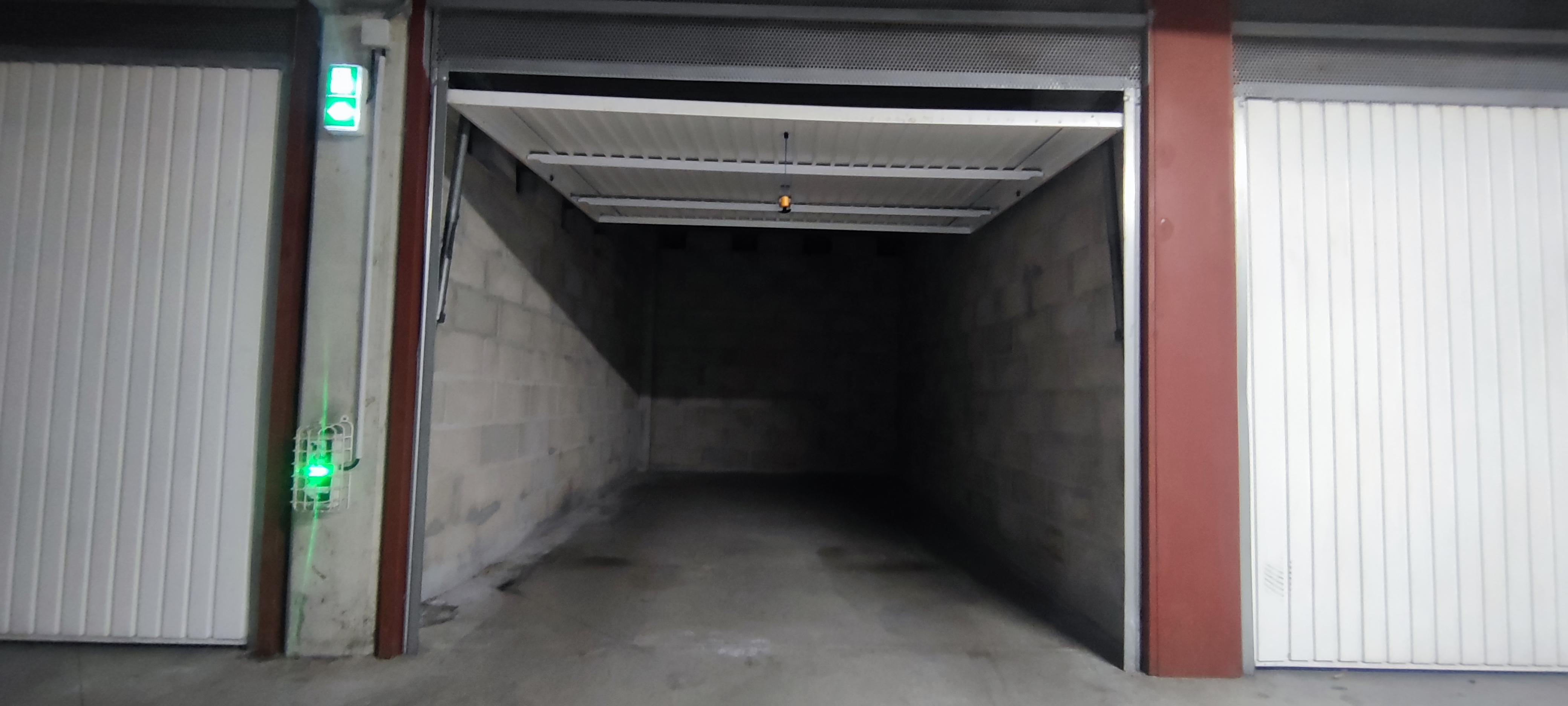 INTRA - Garage à louer