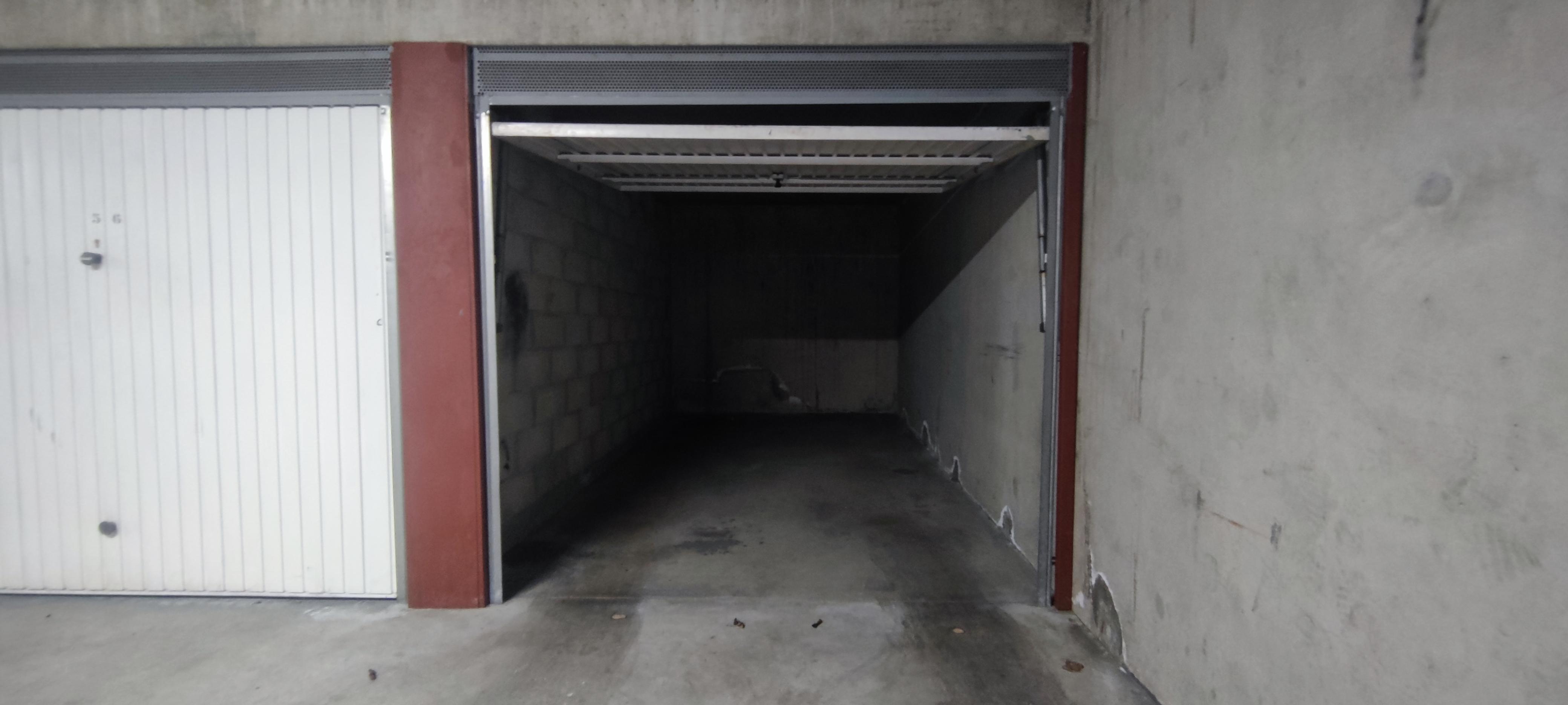 INTRA - Garage à louer