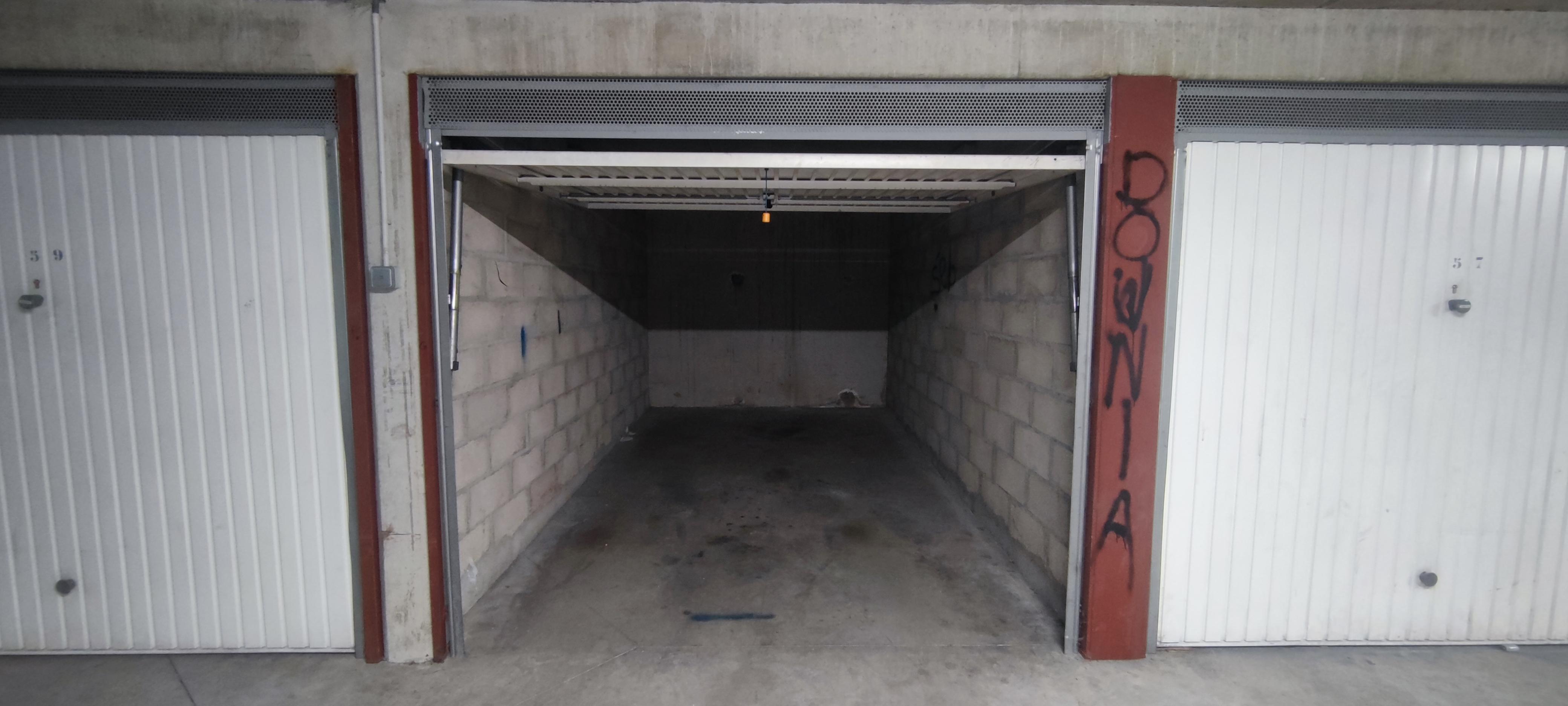 INTRA - Garage à louer