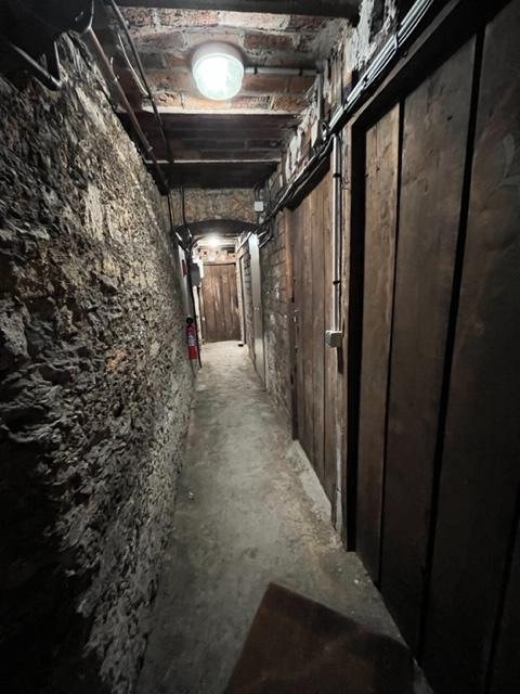 Cave de 4m2 sécurisée à Paris 8ème