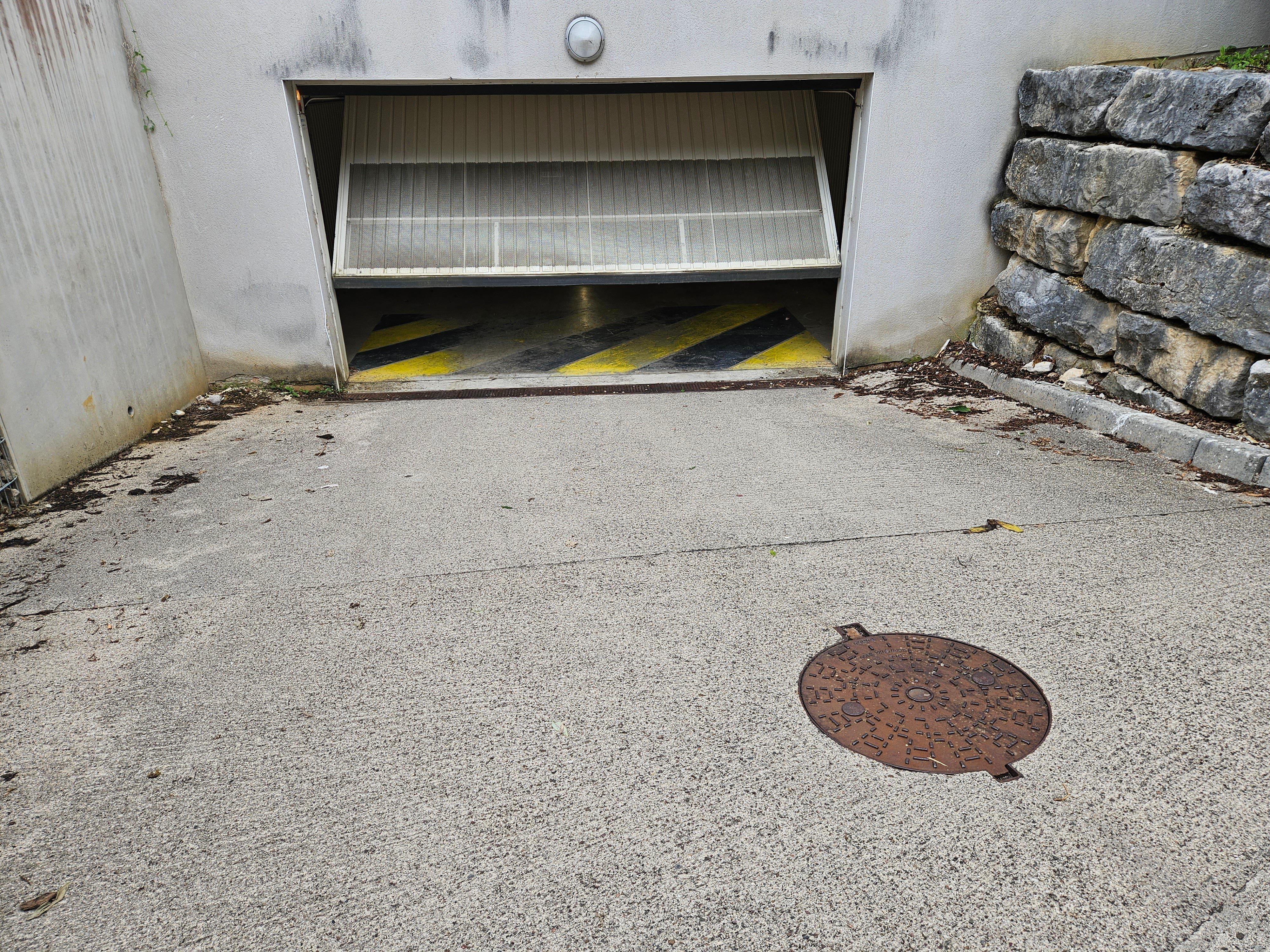 Garage fermé en sous sol sur Bavans