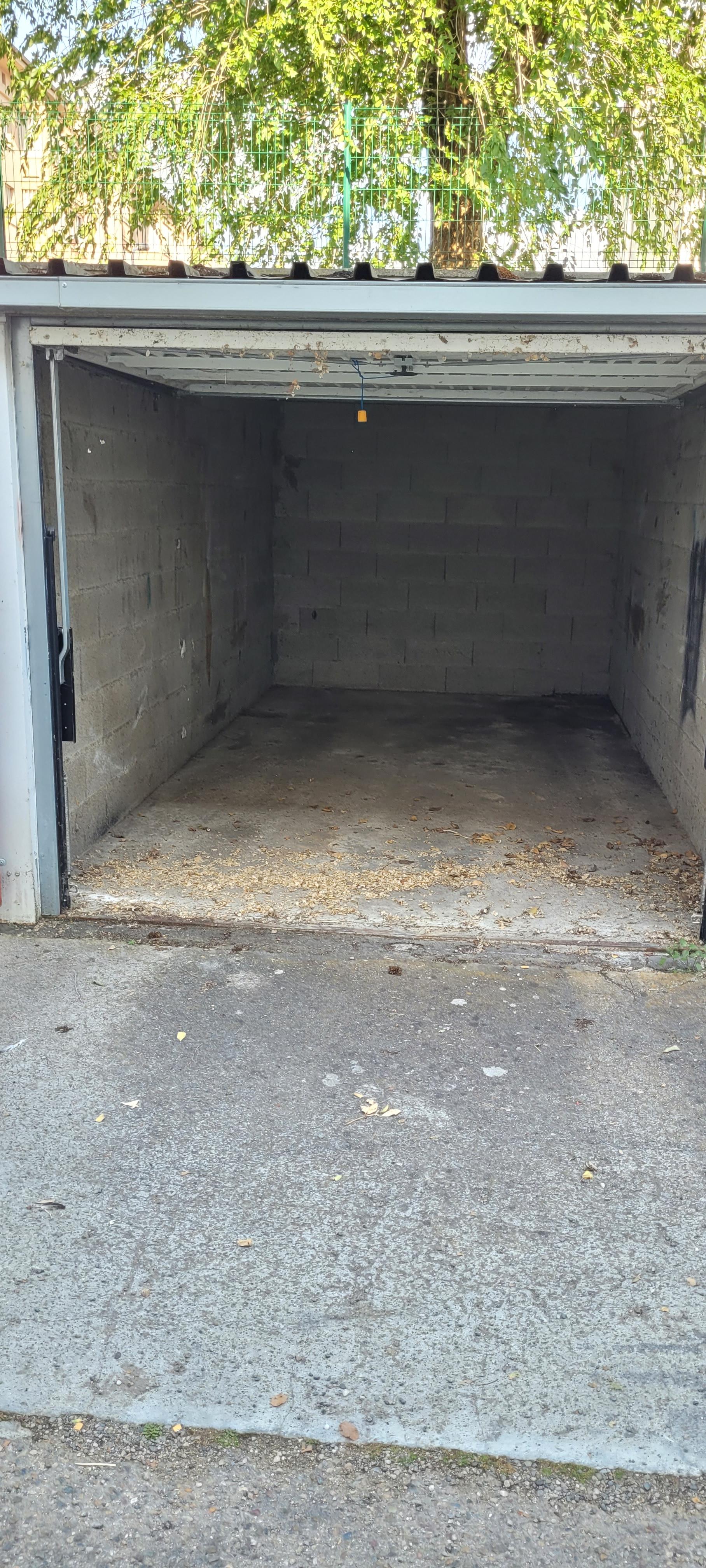 Location garage/box sécurisé - Centre des Finances Publiques