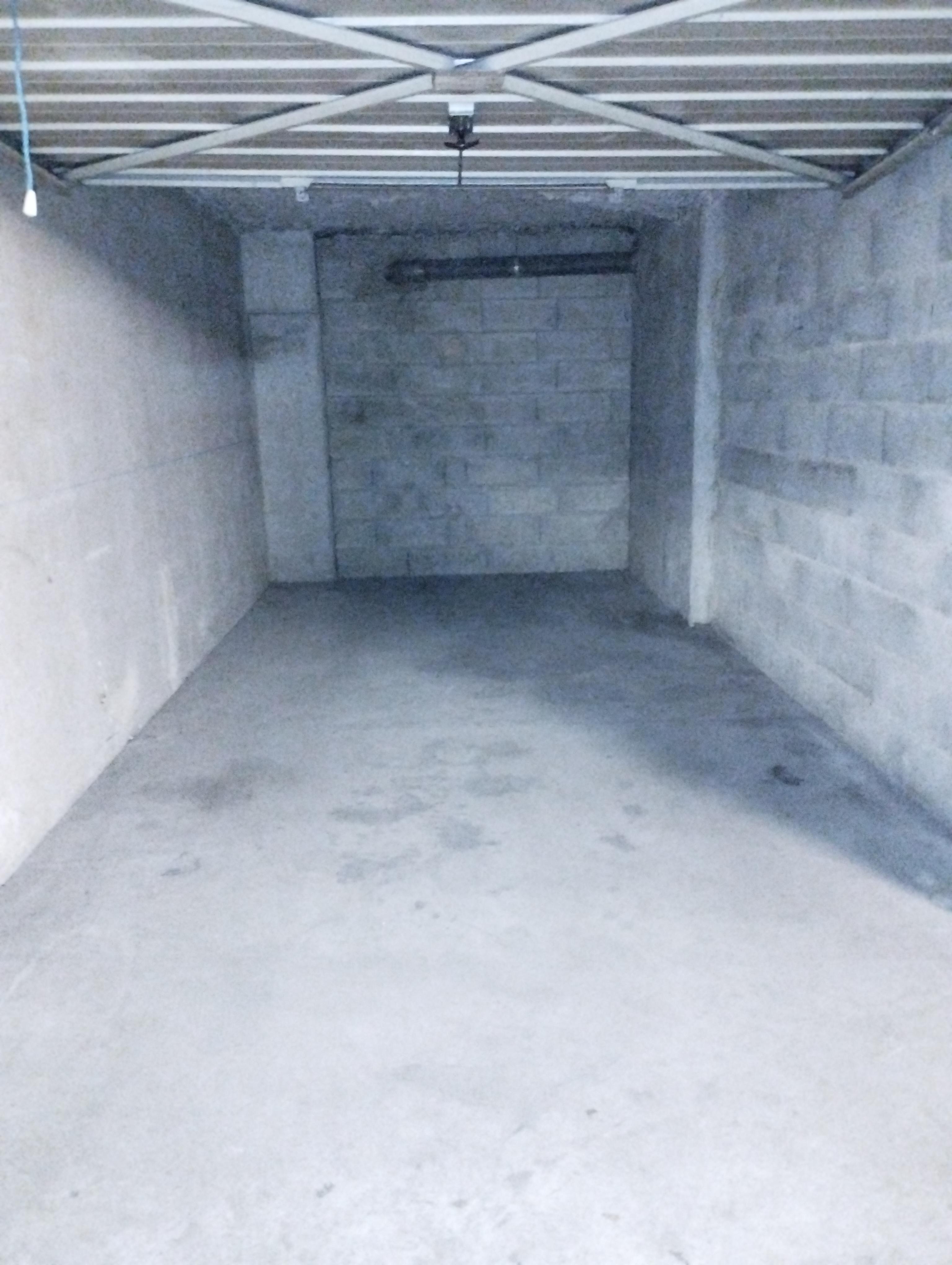 Garage sécurisé / Stationnement / Bron