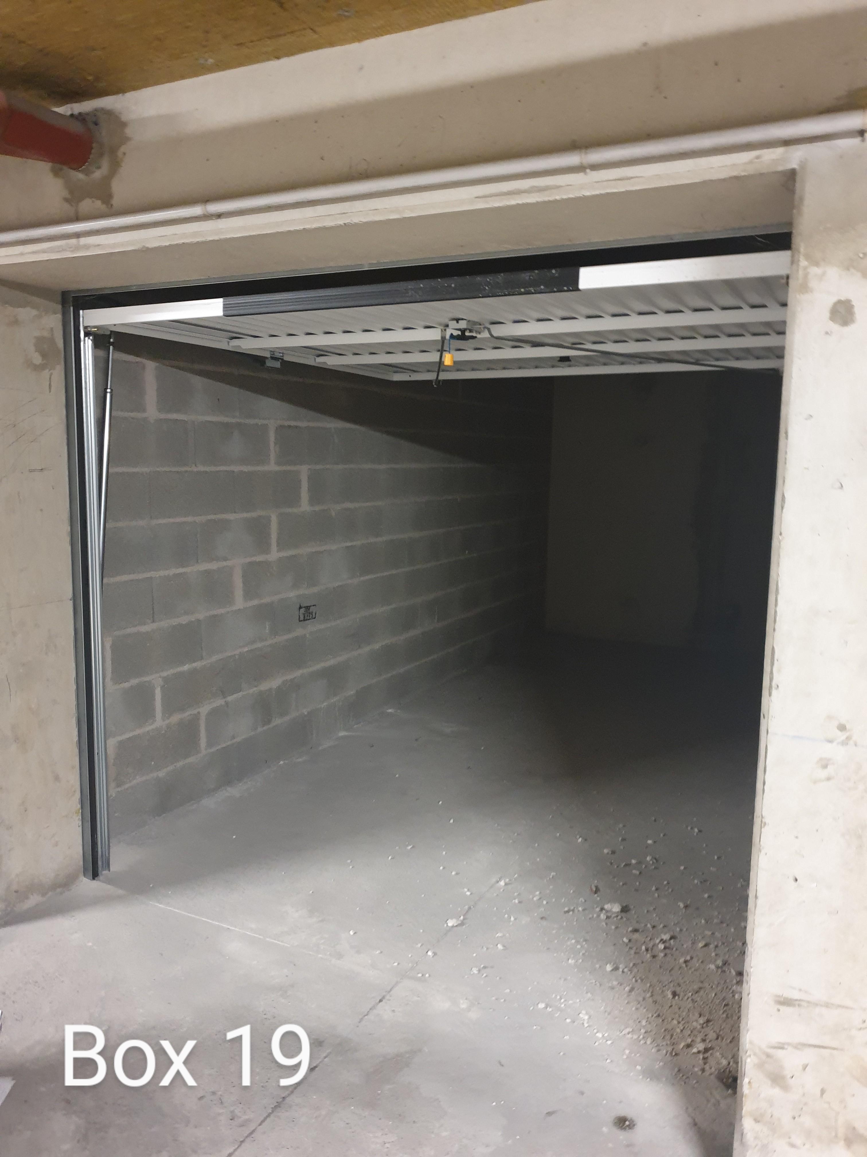 Garage / Stationnement privé 14m²