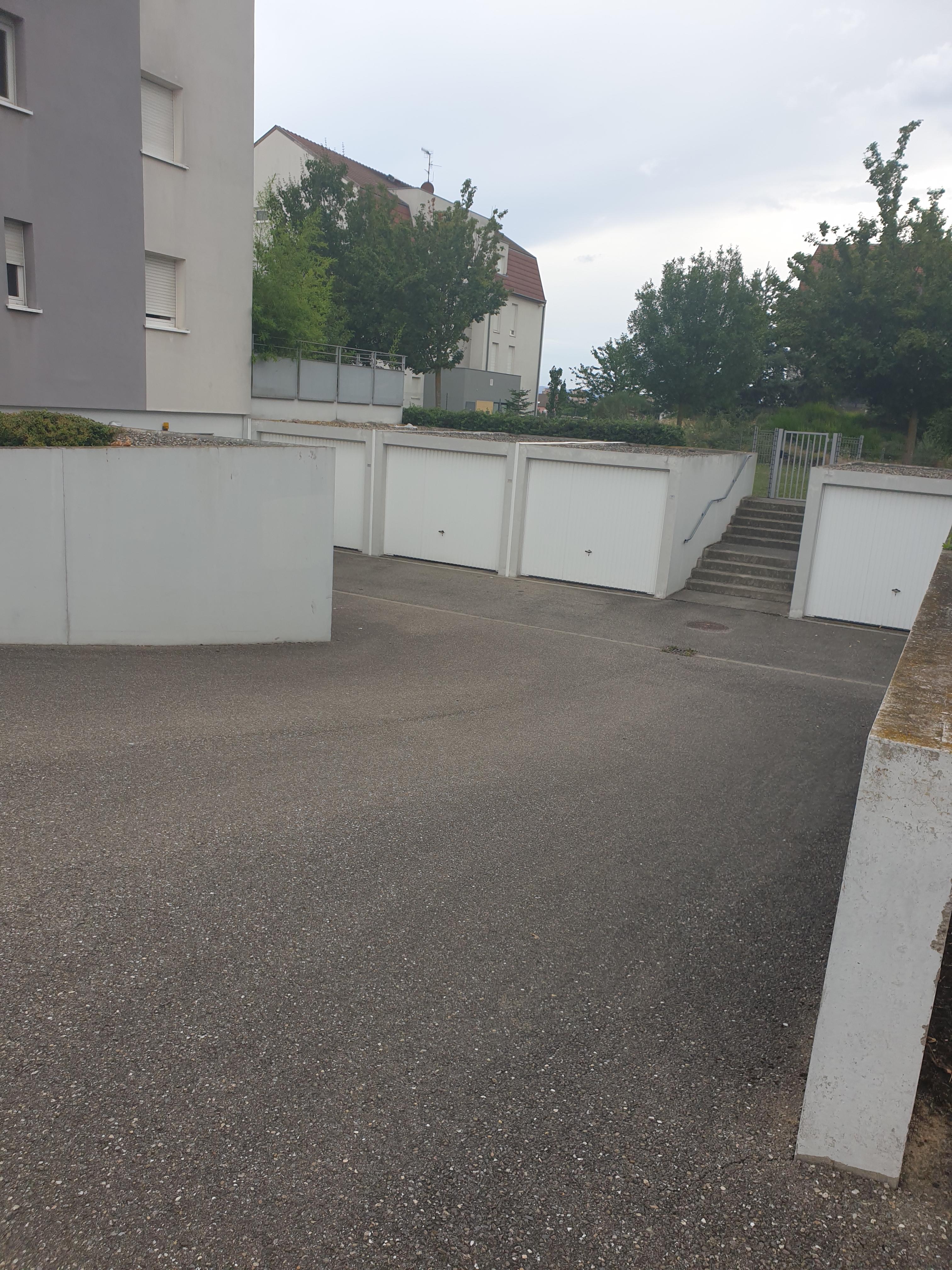 Garage / Box de 15m² à Wittenheim
