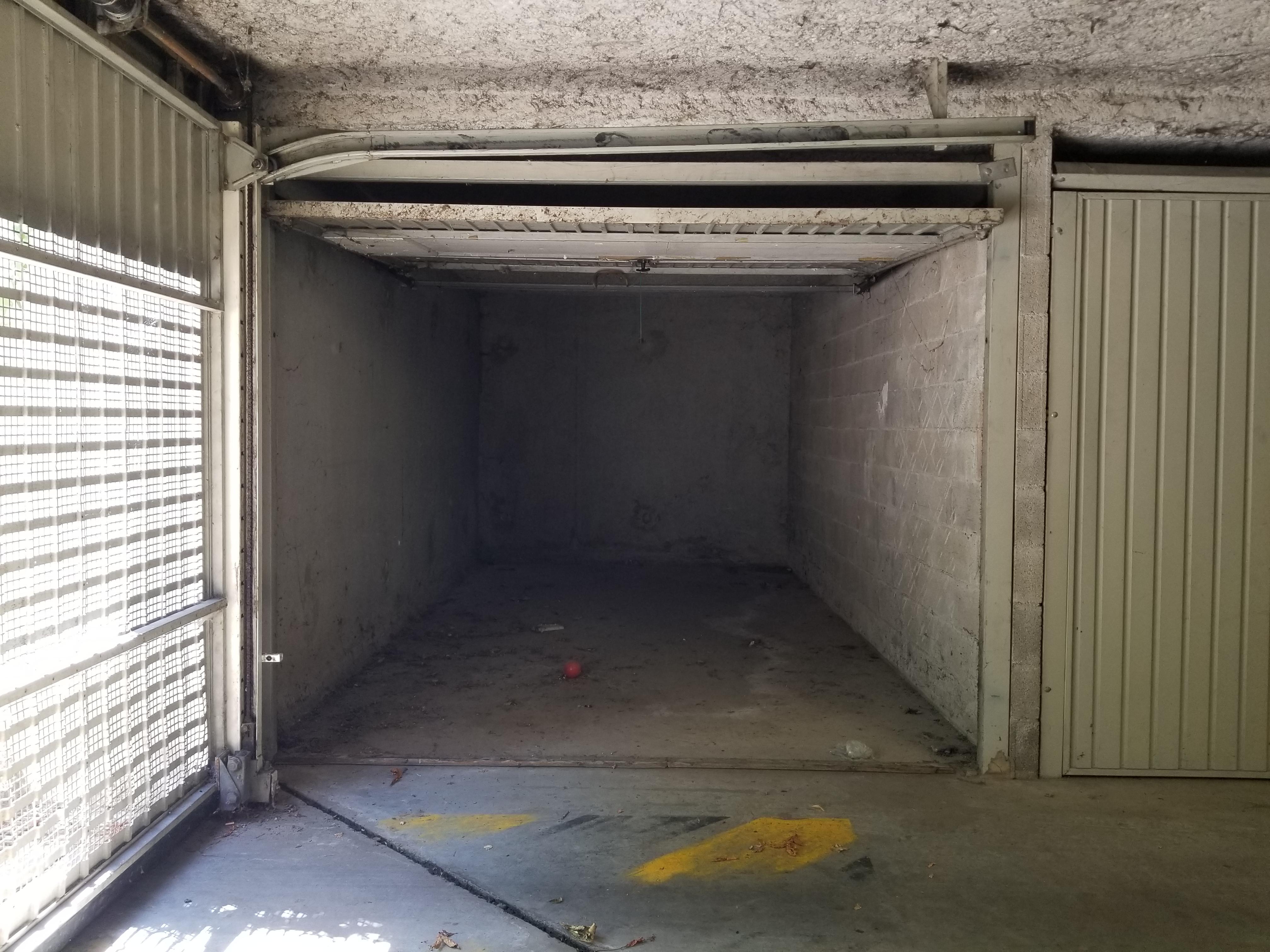 Garage sécurisé à louer