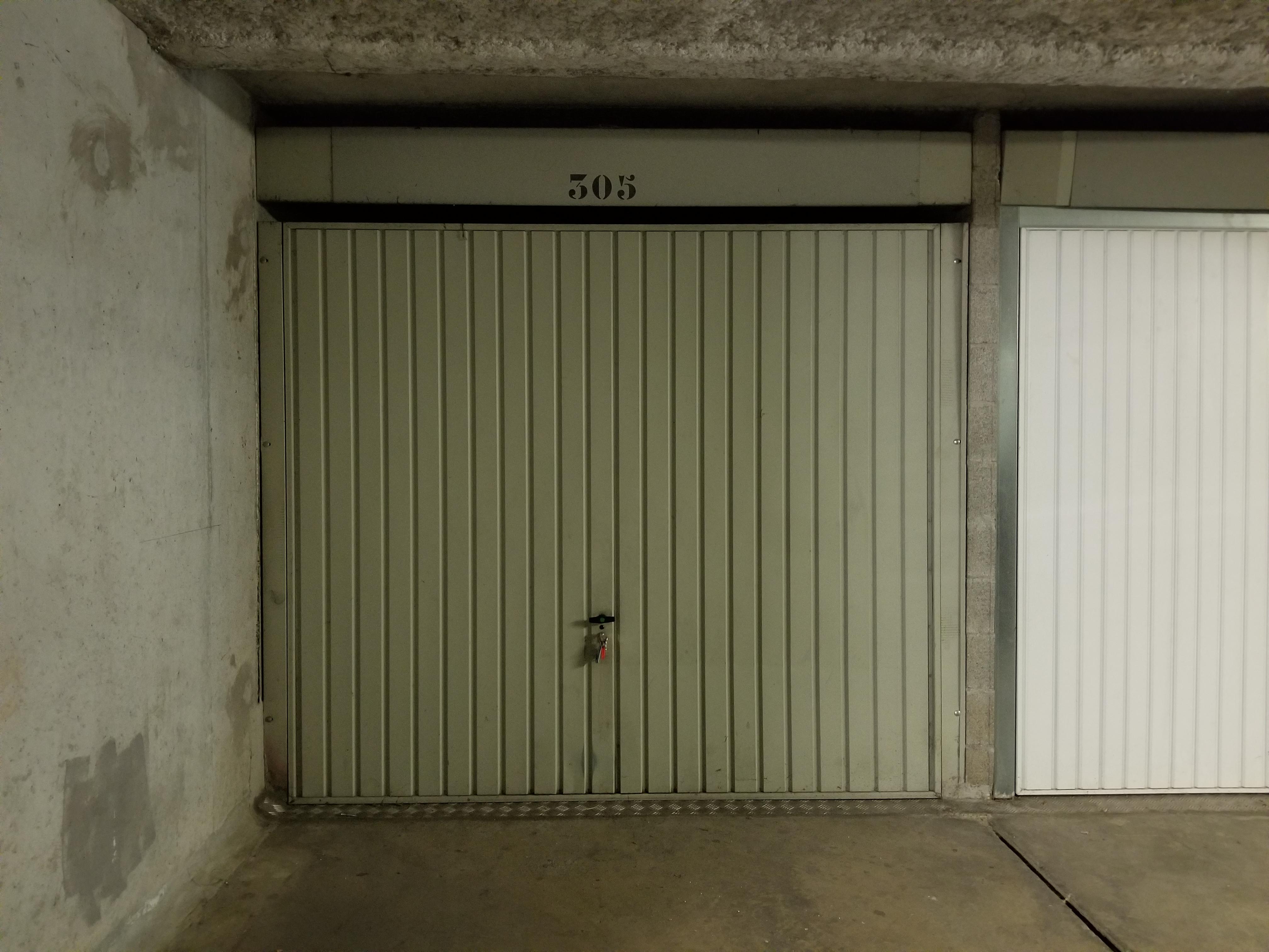 Box fermé sécurisé 6m² Saint Martin d'Hères