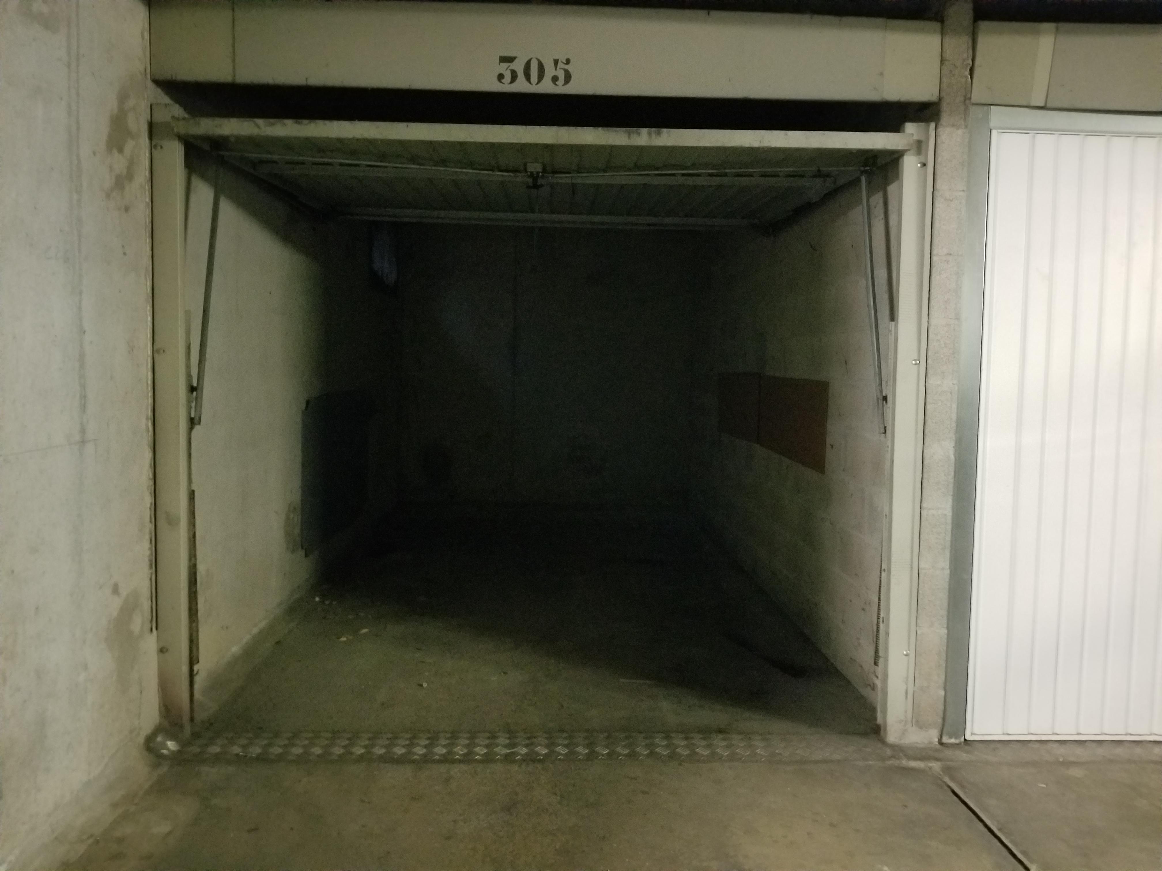 Box fermé sécurisé 6m² Saint Martin d'Hères