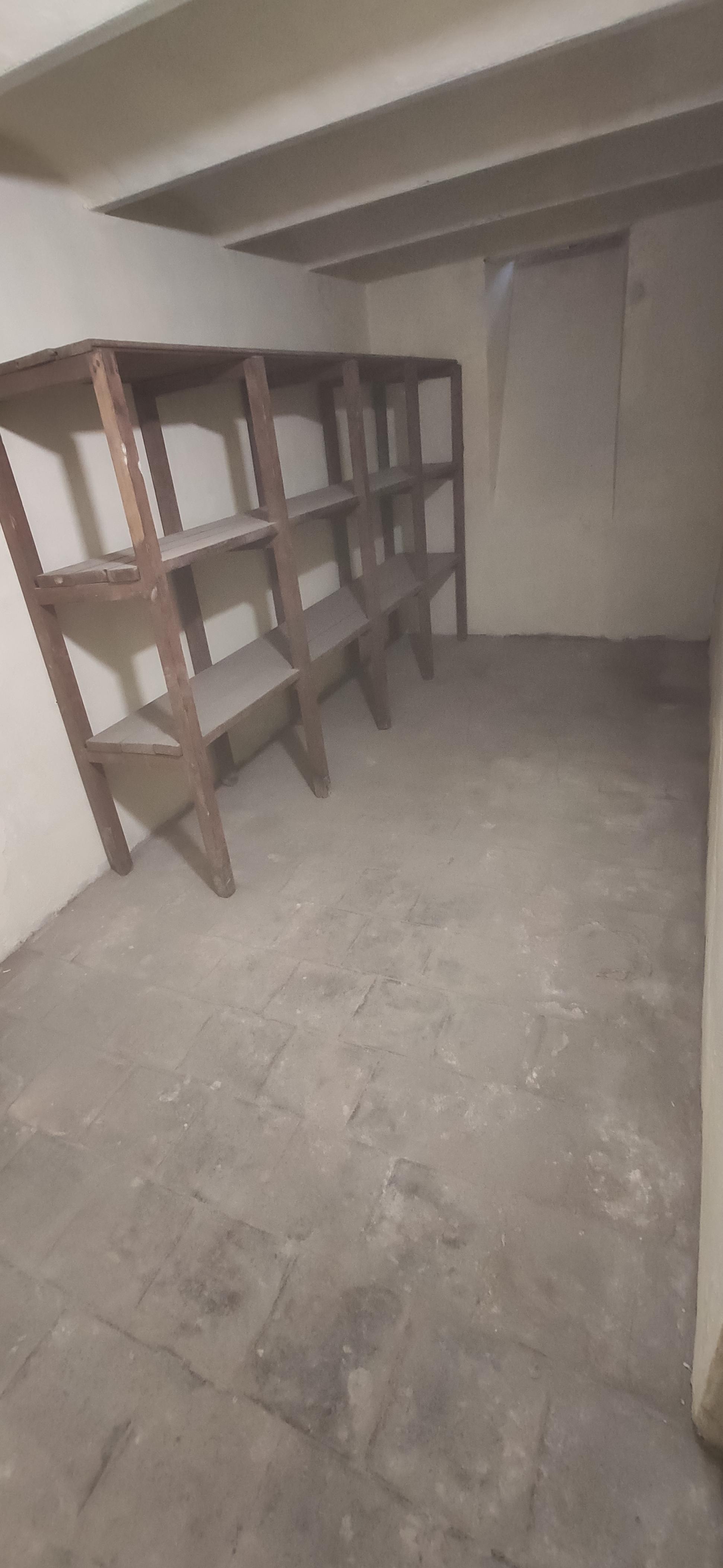 Cave saine, sèche et sécurisée 10m2 à la