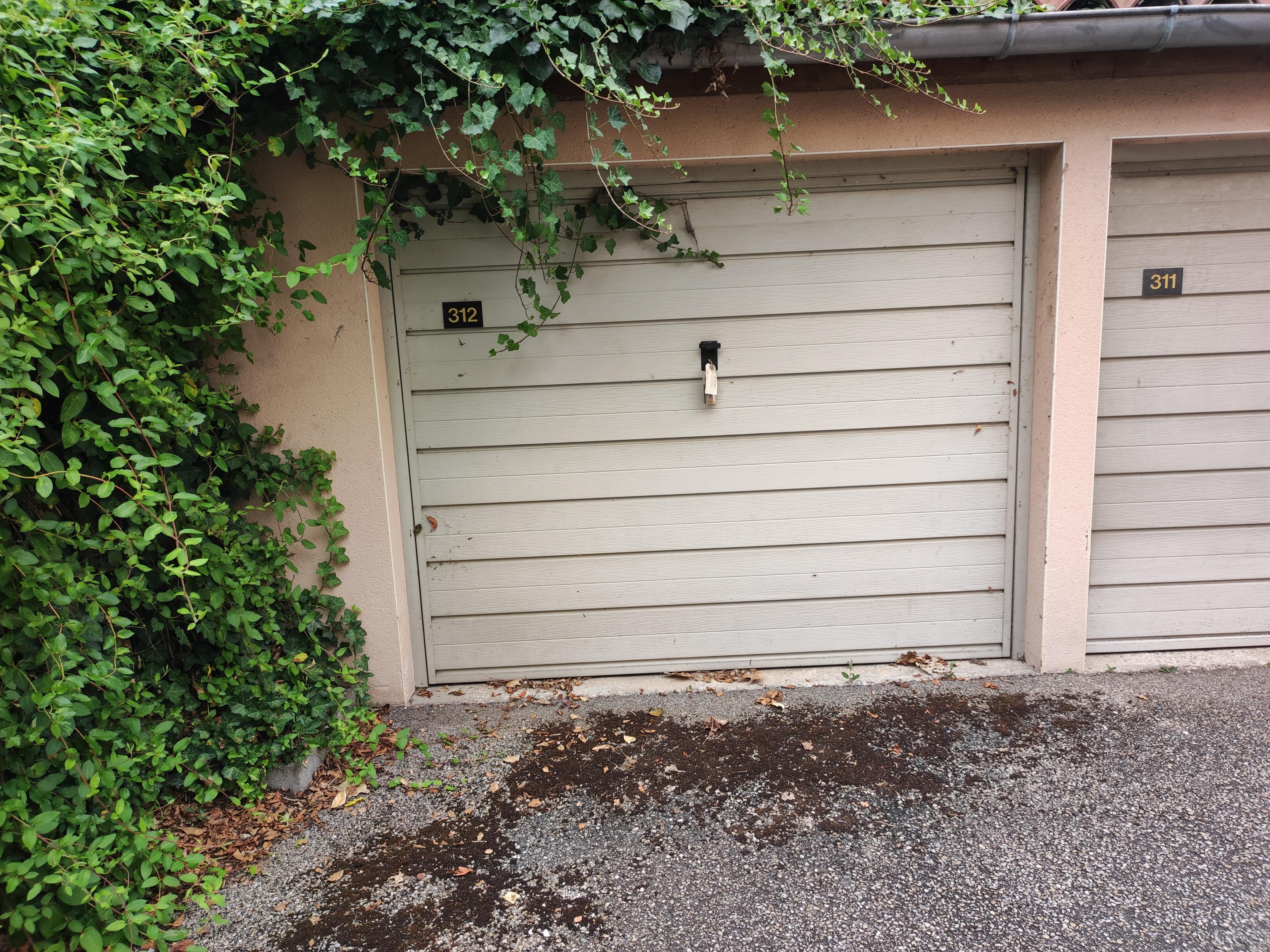 Garage fermé de 12m2
