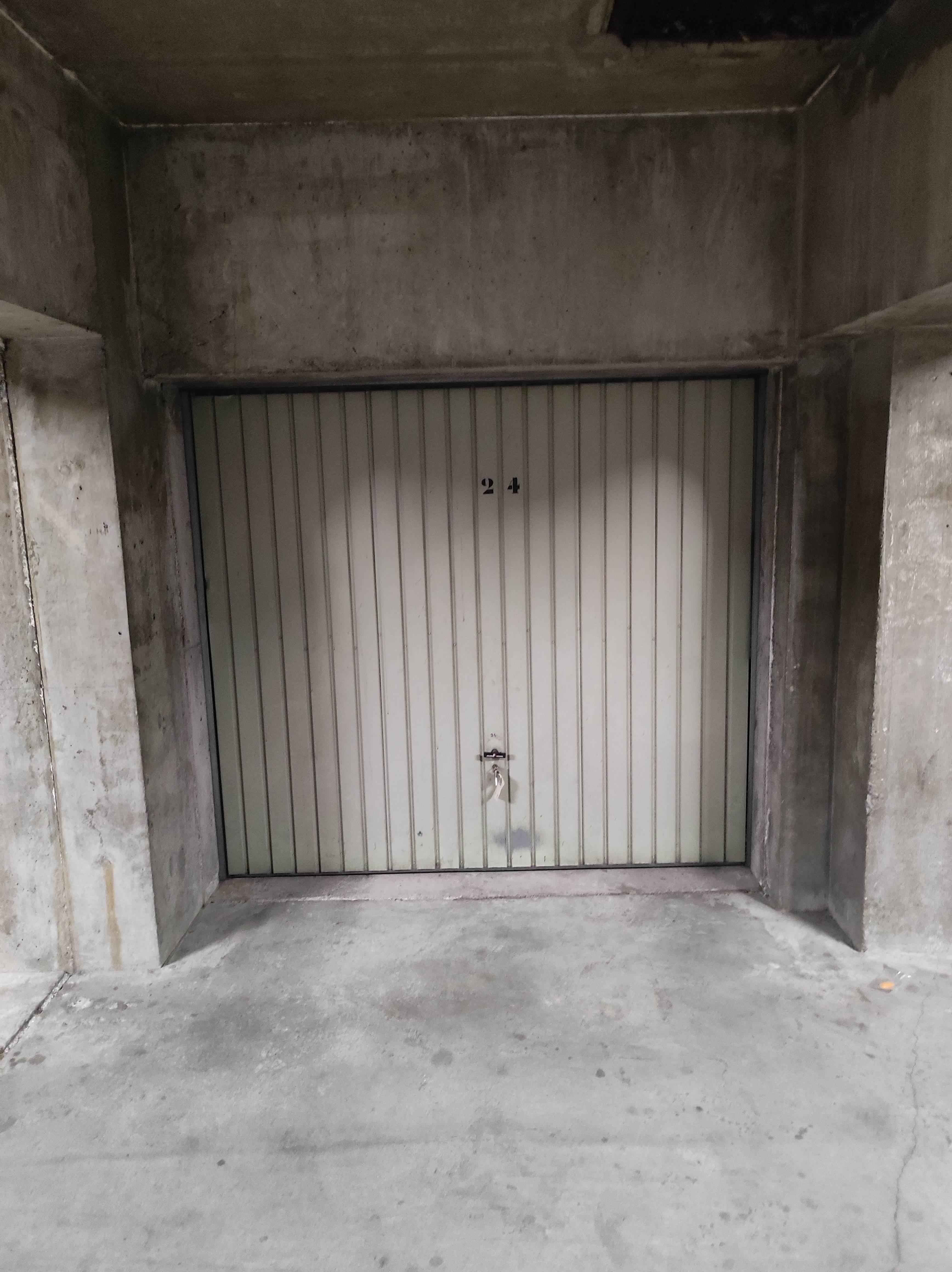 Garage fermé couvert