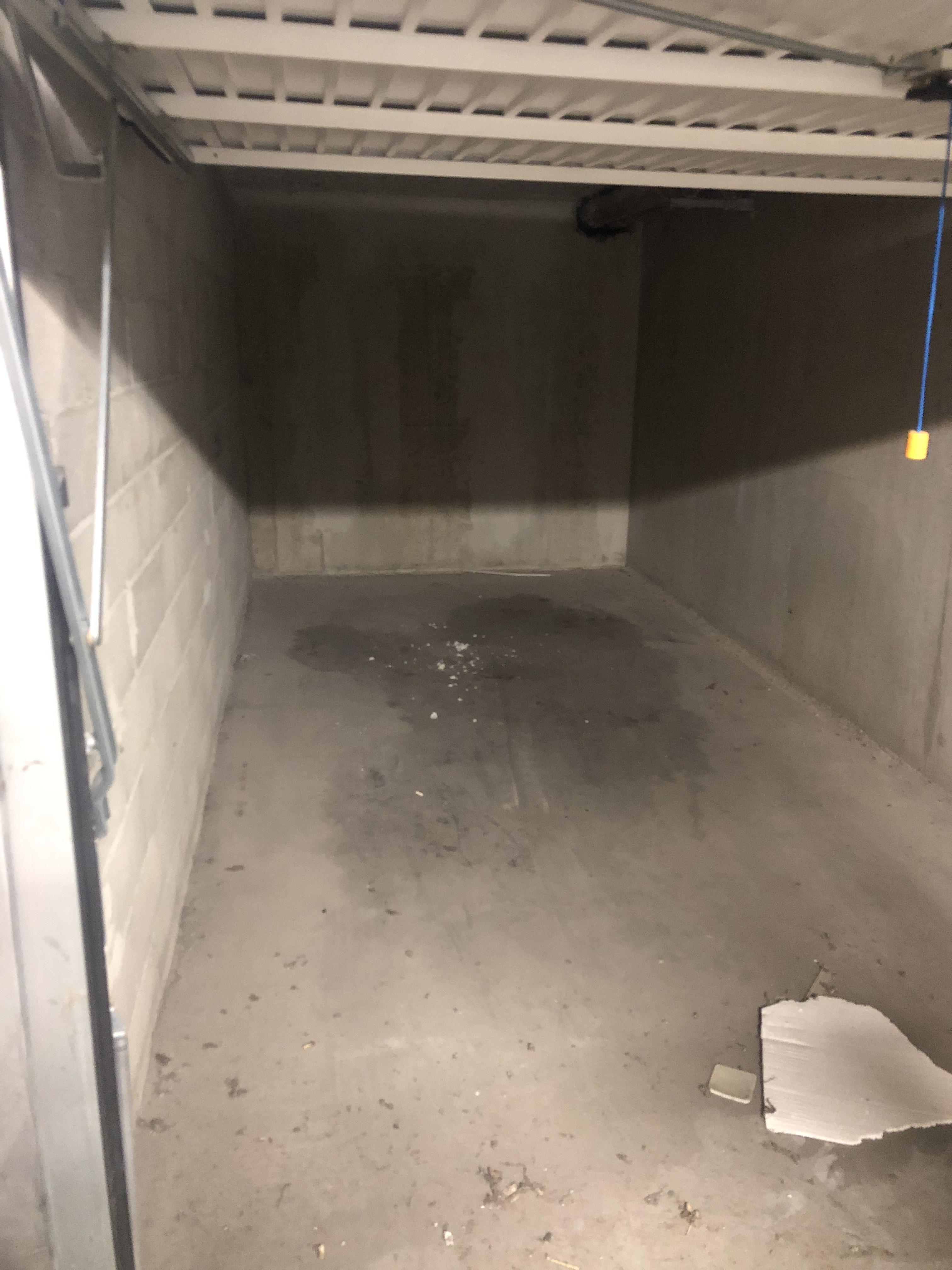 Garage à louer de 13m² / Istres