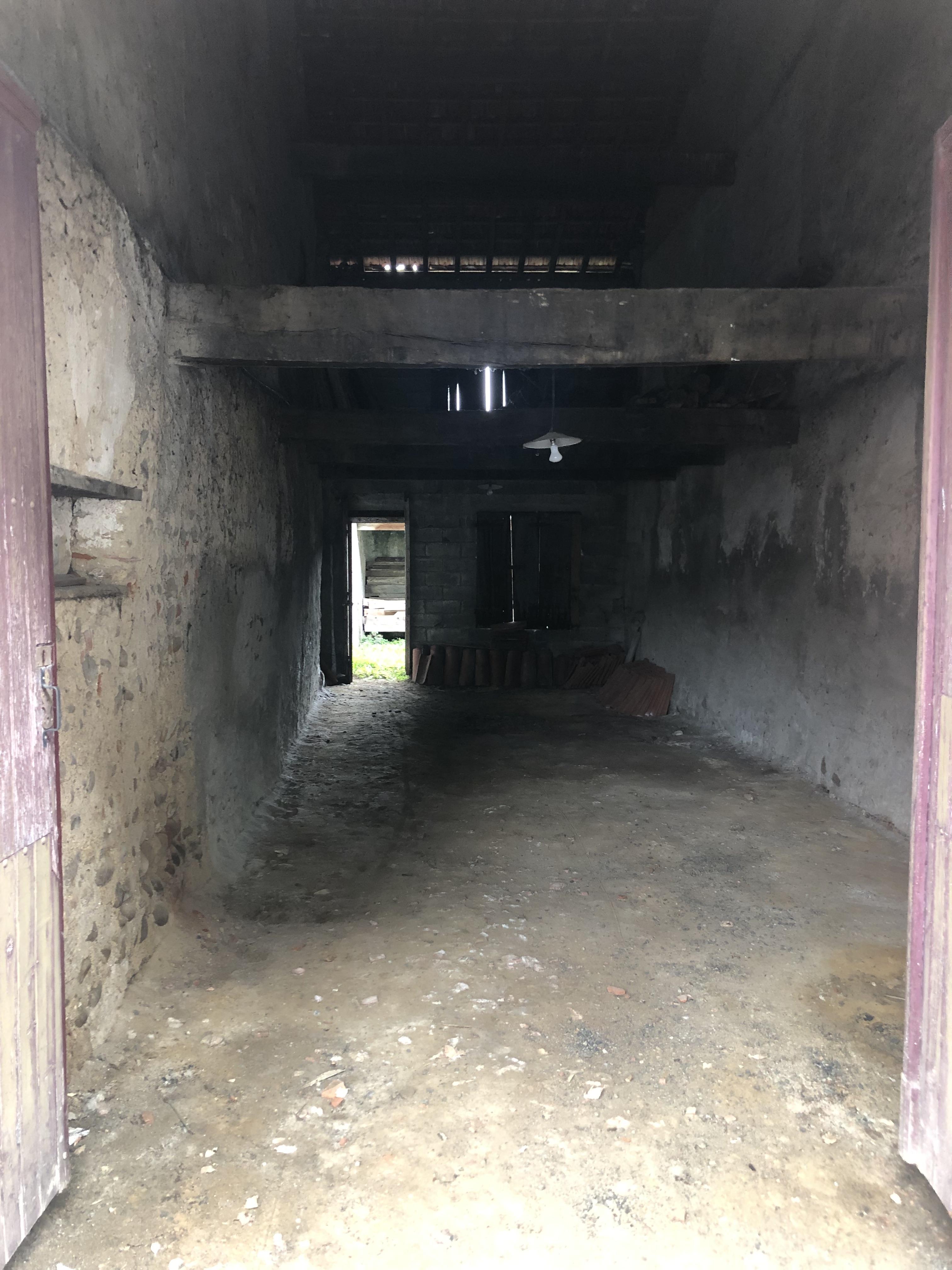Garage de stockage 136 m2 à Tournay 65